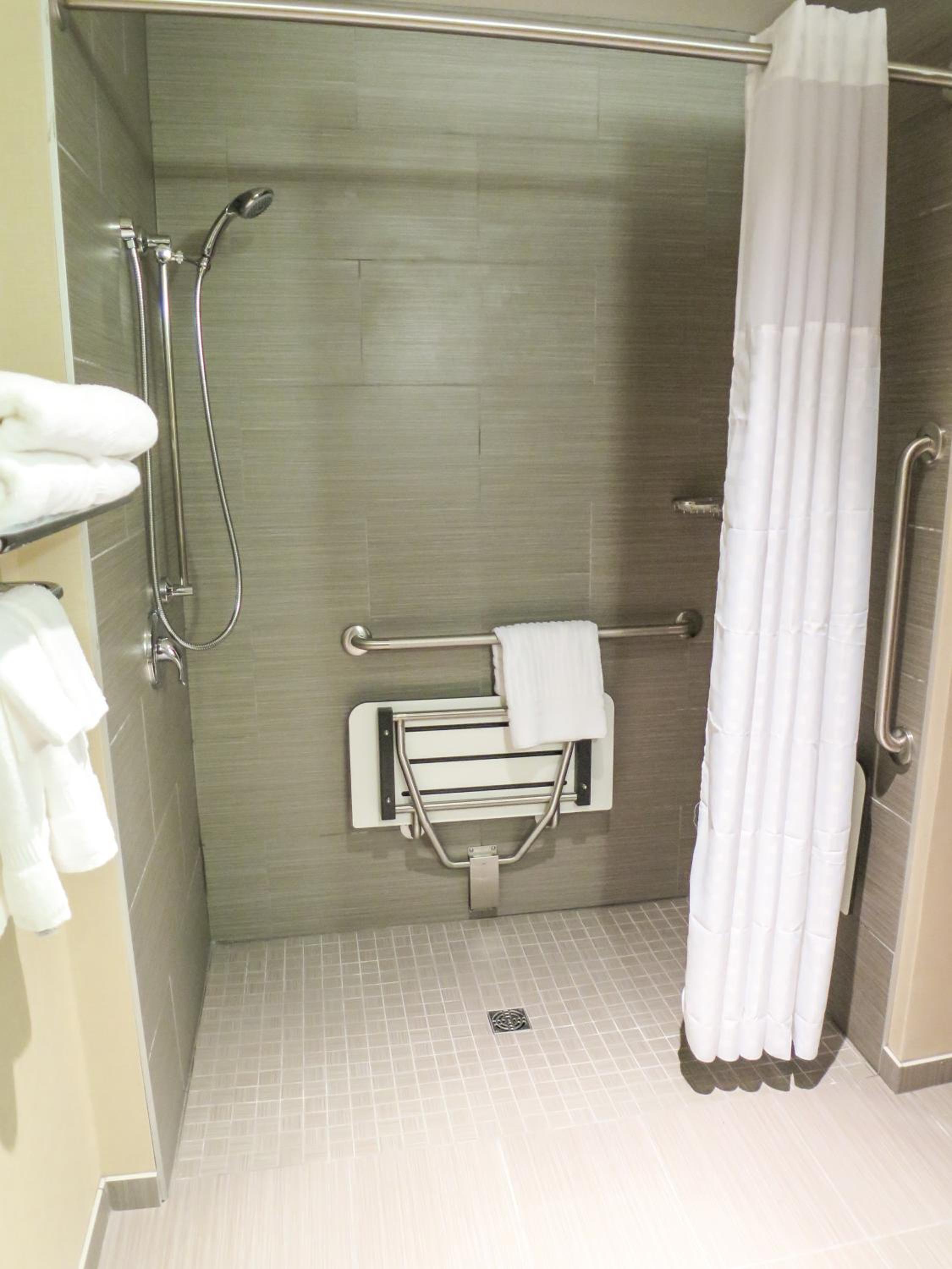 King Suite - Disability Access/Non-Smoking photo 1