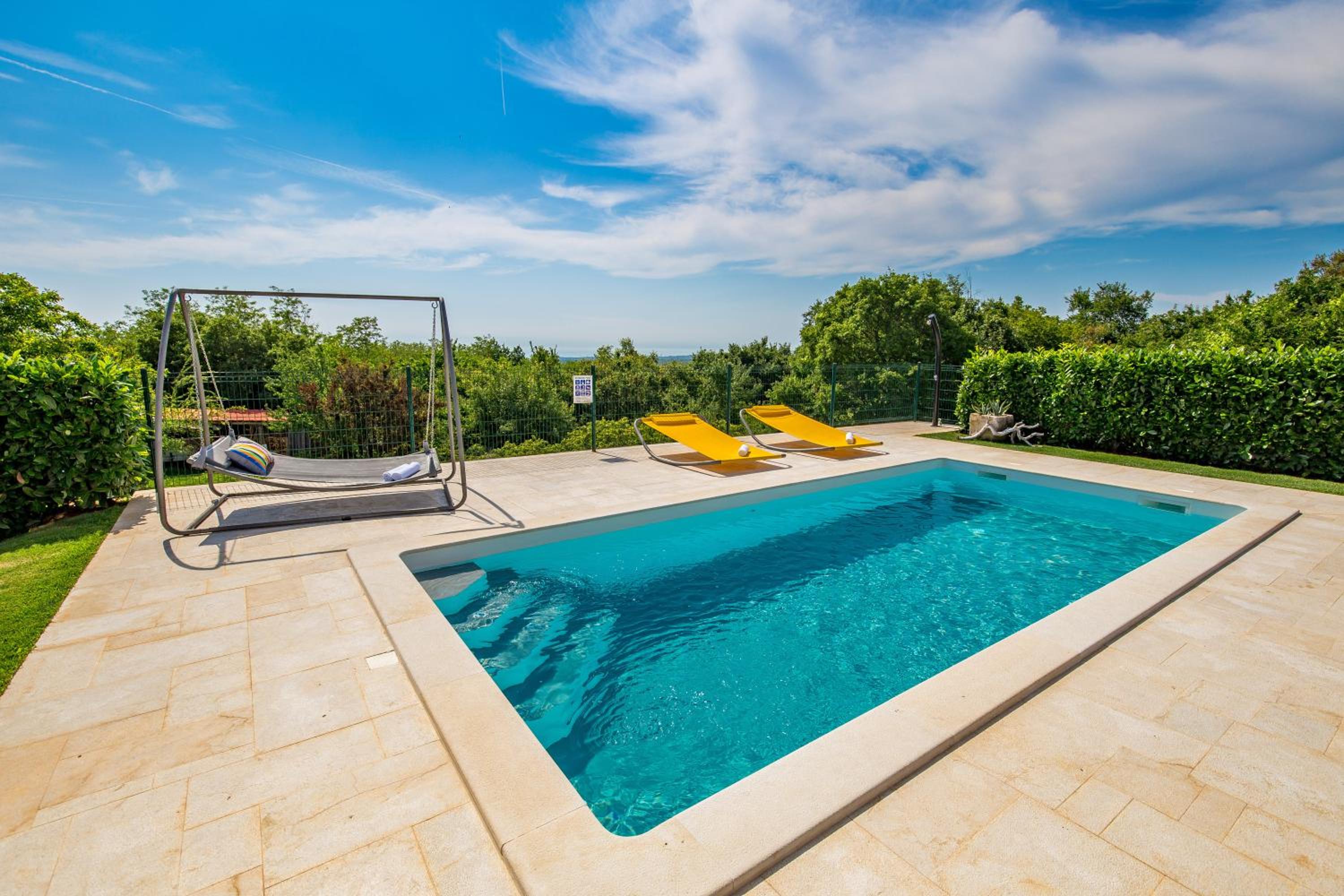 Five-Bedroom Villa with Private Pool photo 3