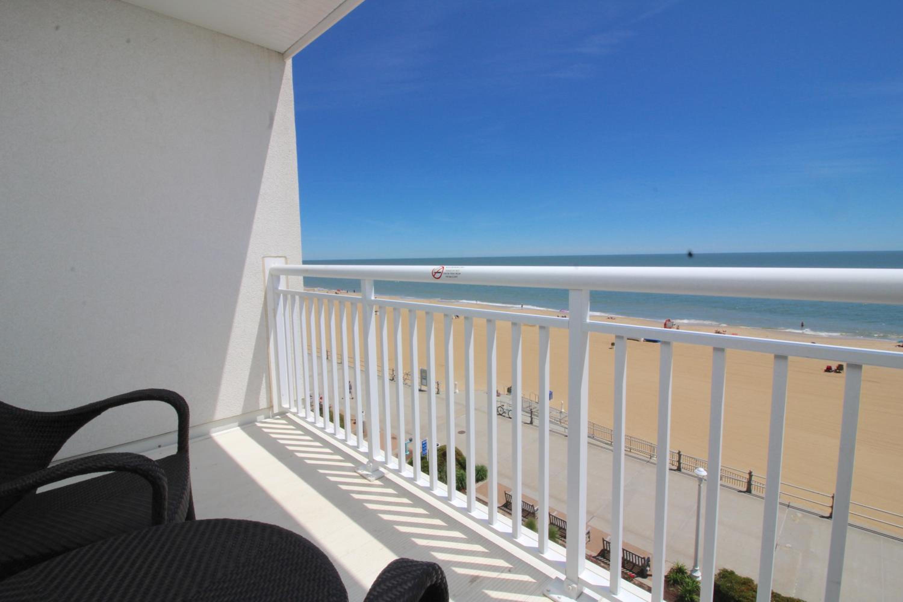 Superior Suite with Sea View - Photo 6