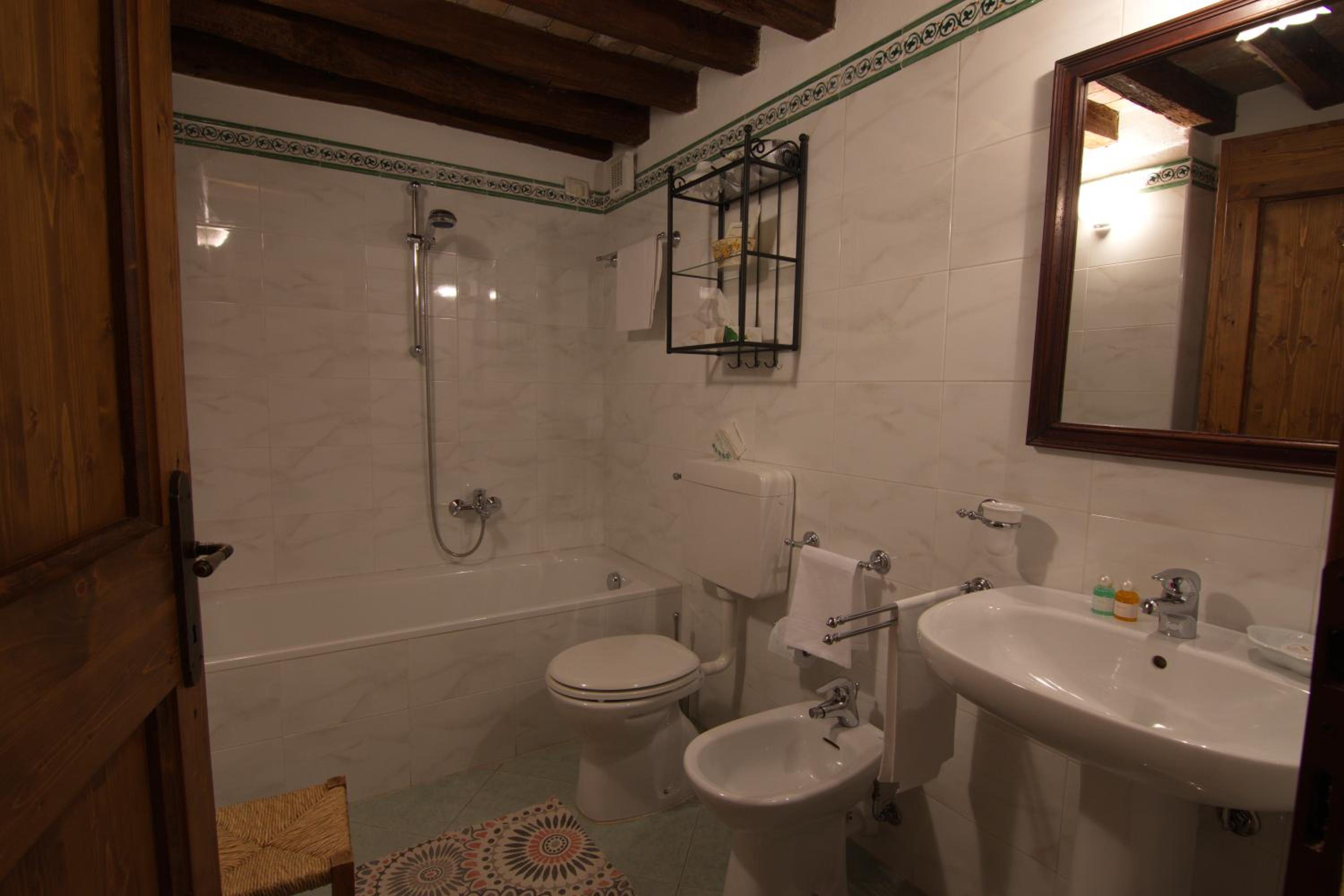 Double or Twin Room photo 2