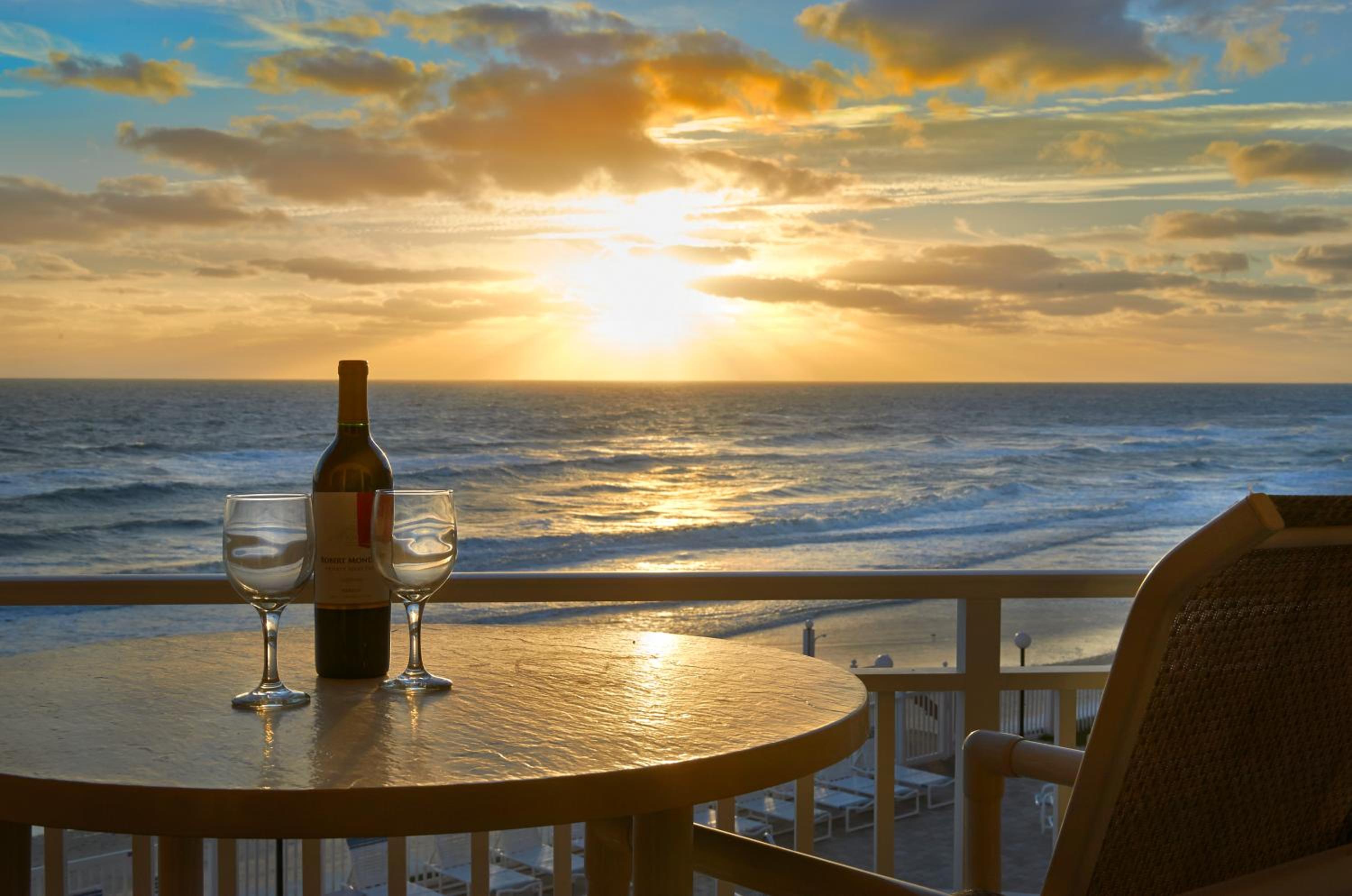 Premium Two-Bedroom Apartment - Oceanfront - Unit #335 photo 1