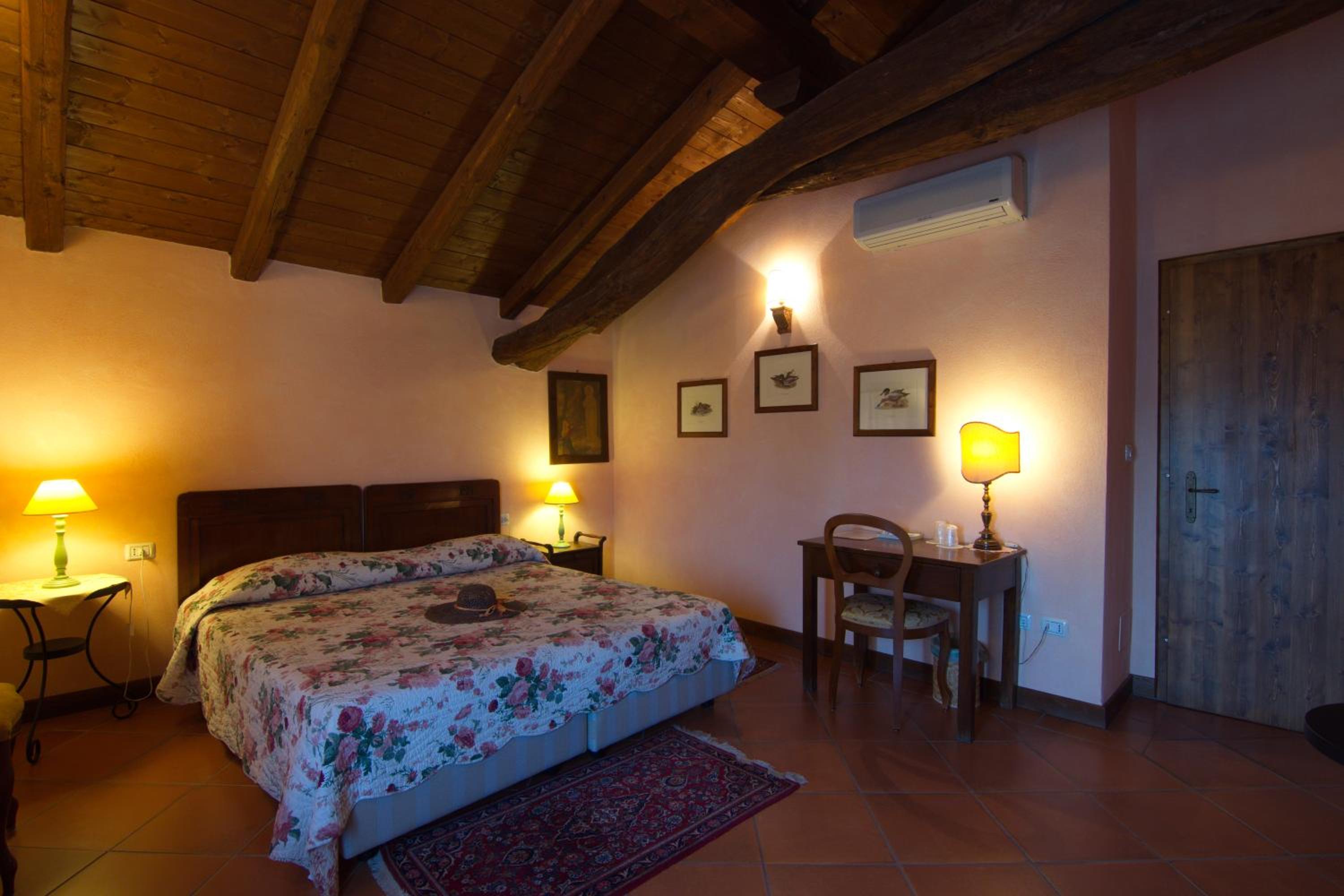 Two Connecting Rooms (3 Adults) photo 3