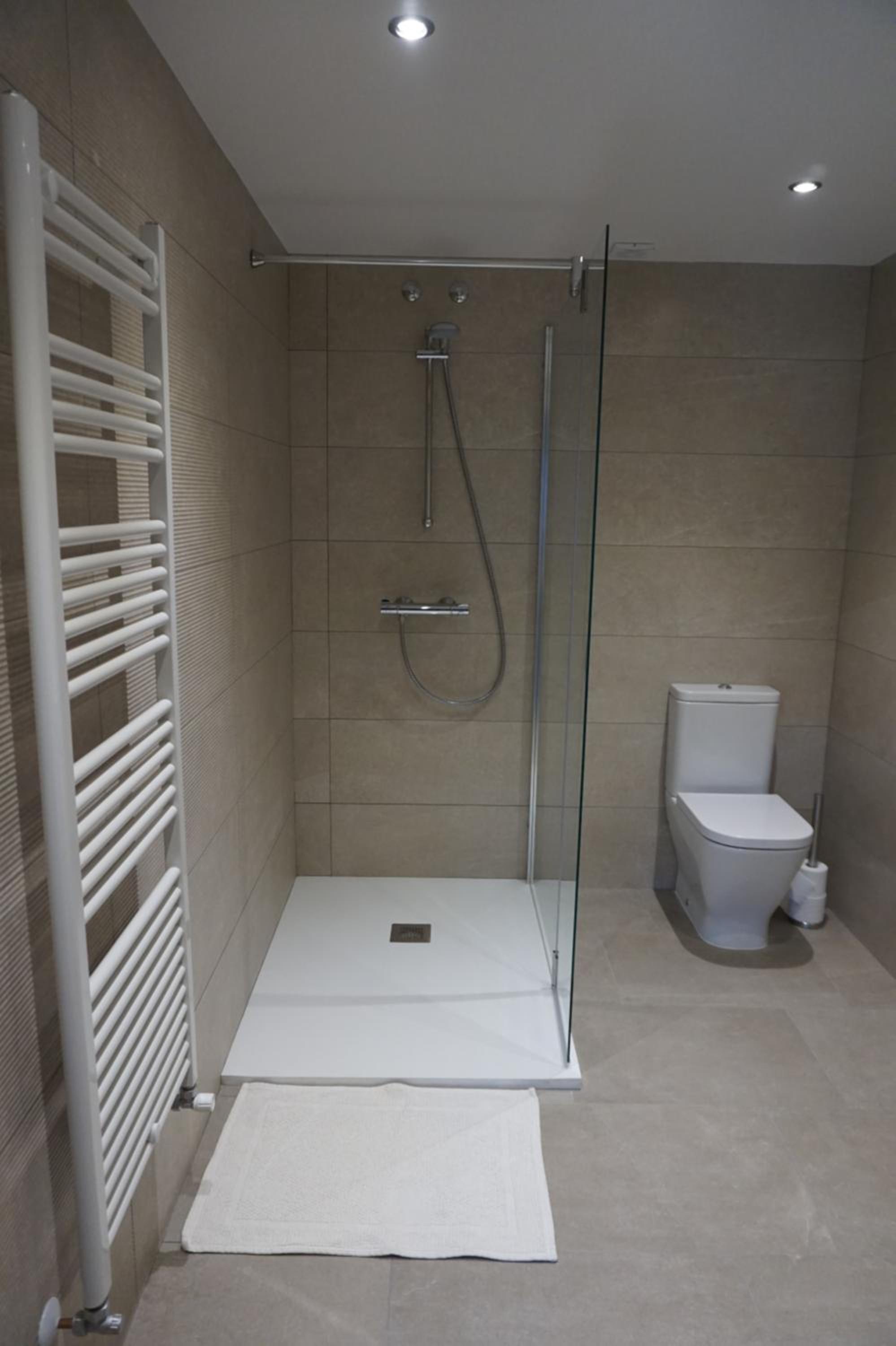 One-Bedroom Apartment - Photo 8
