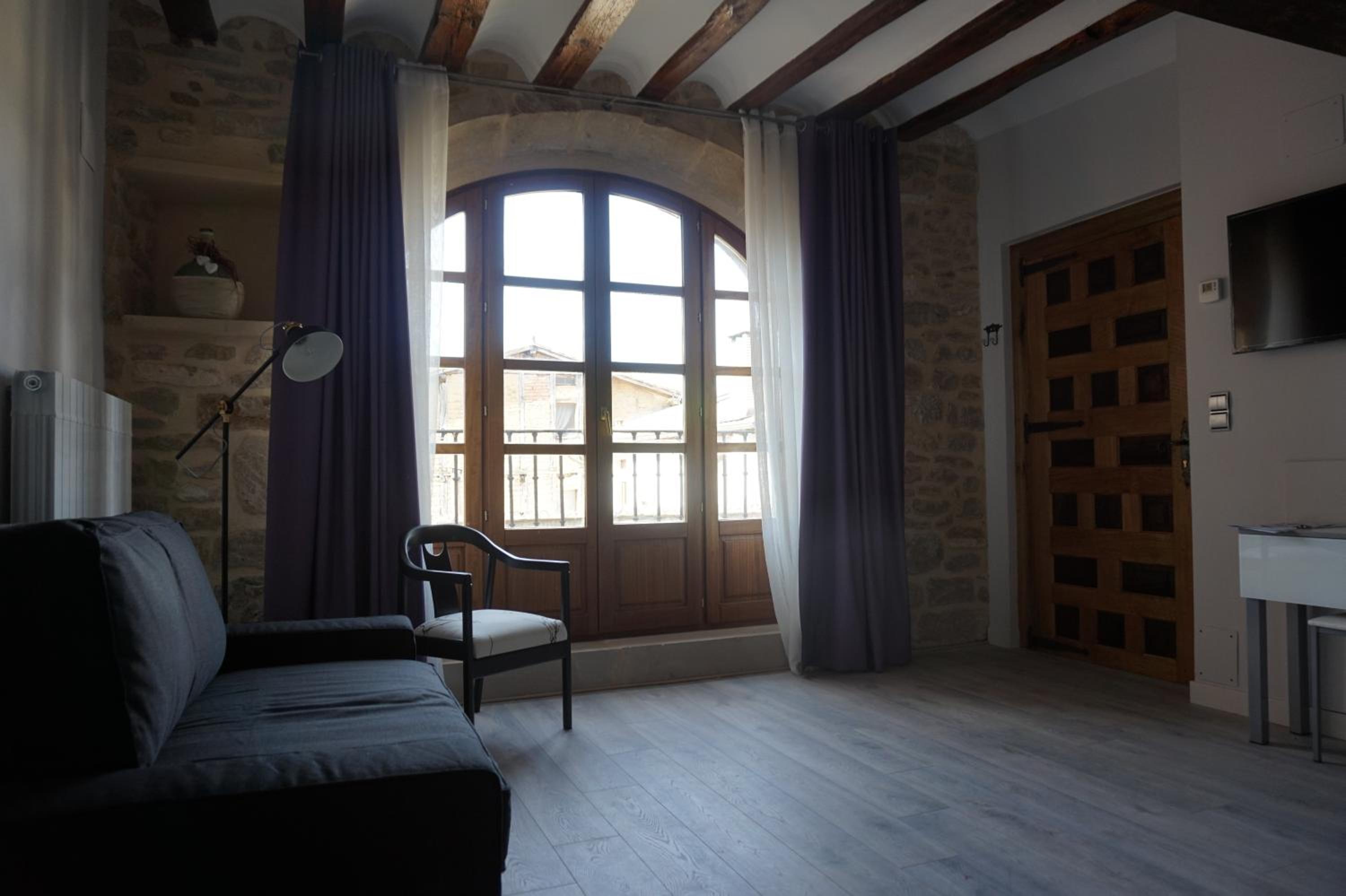One-Bedroom Apartment - Photo 1