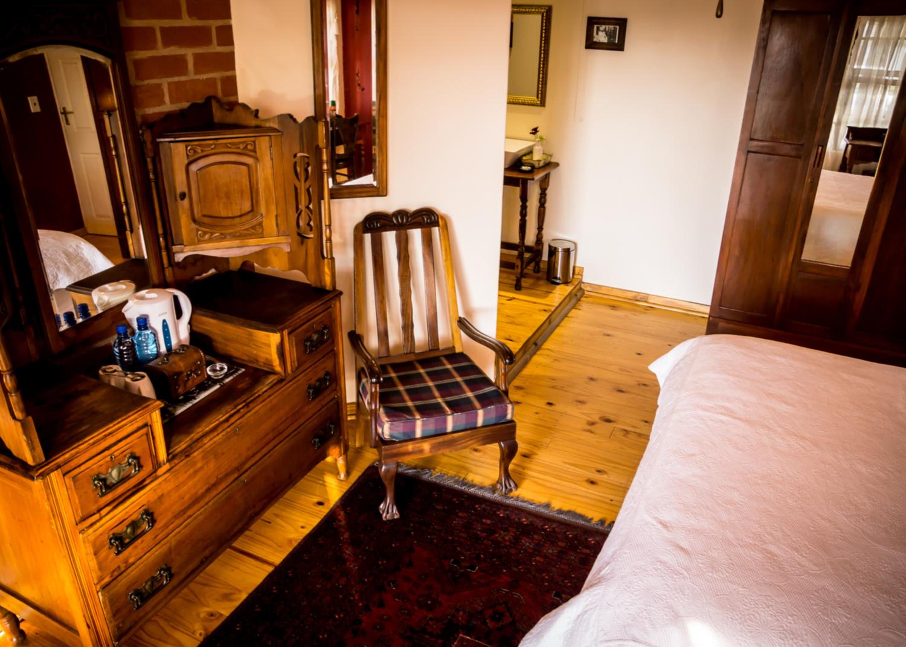 Standard Queen Room - Photo 4