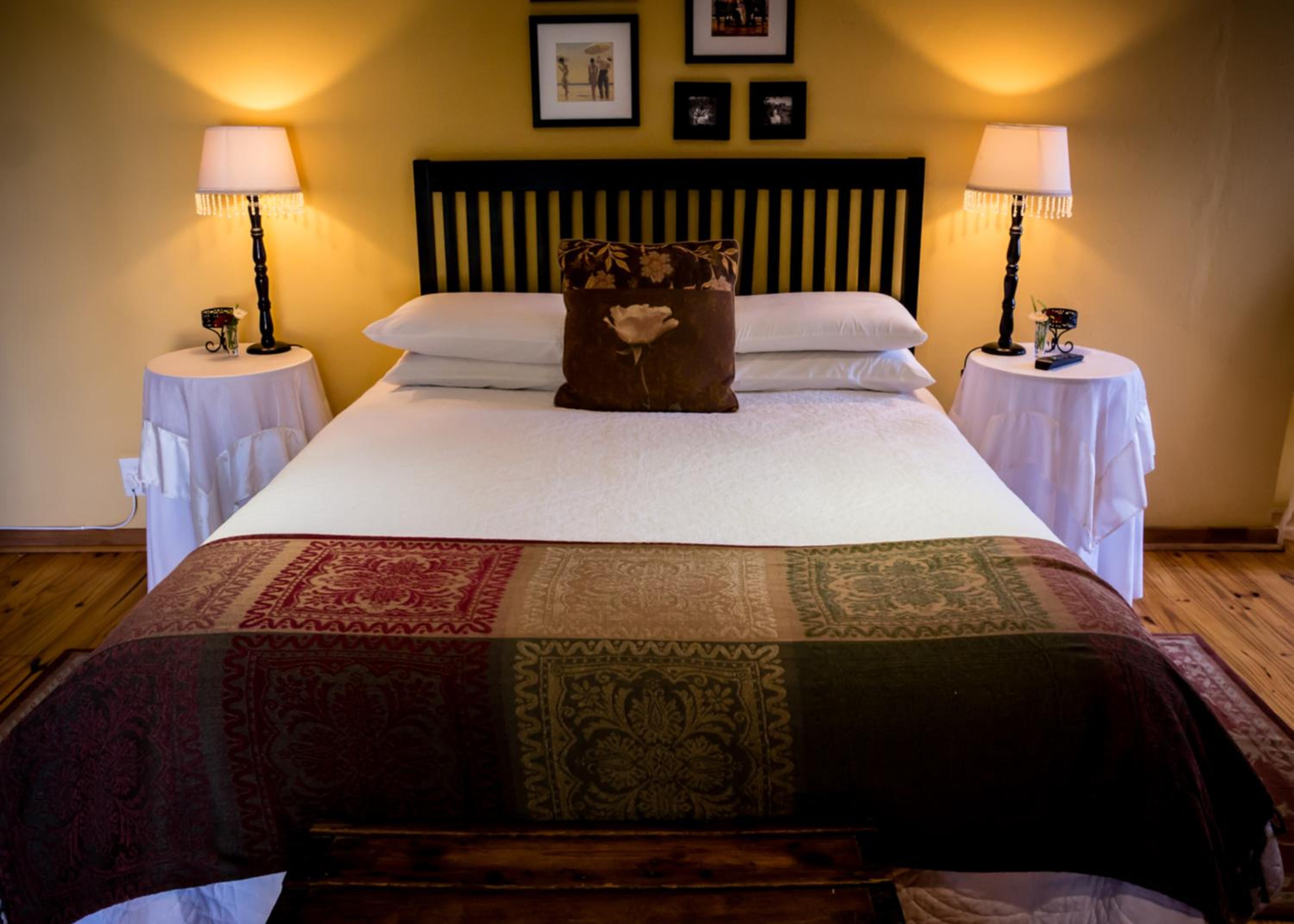 Deluxe Queen Room - Photo 7