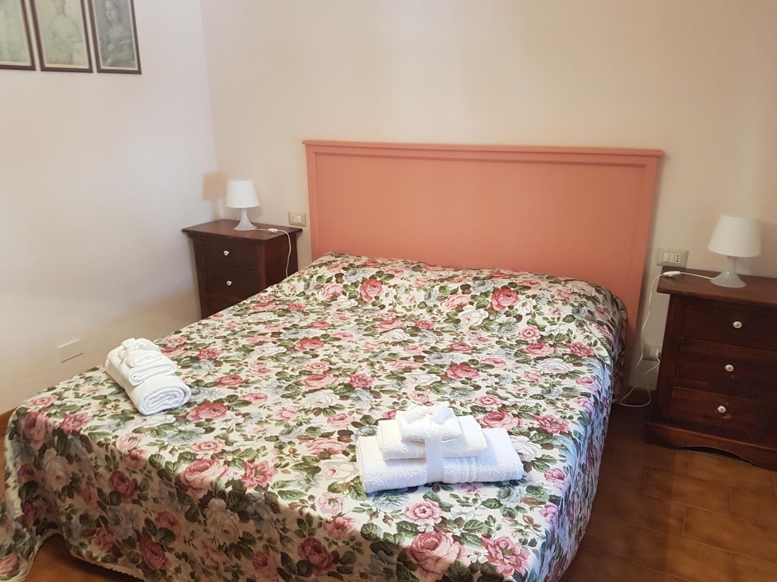 Two-Bedroom House - Photo 14