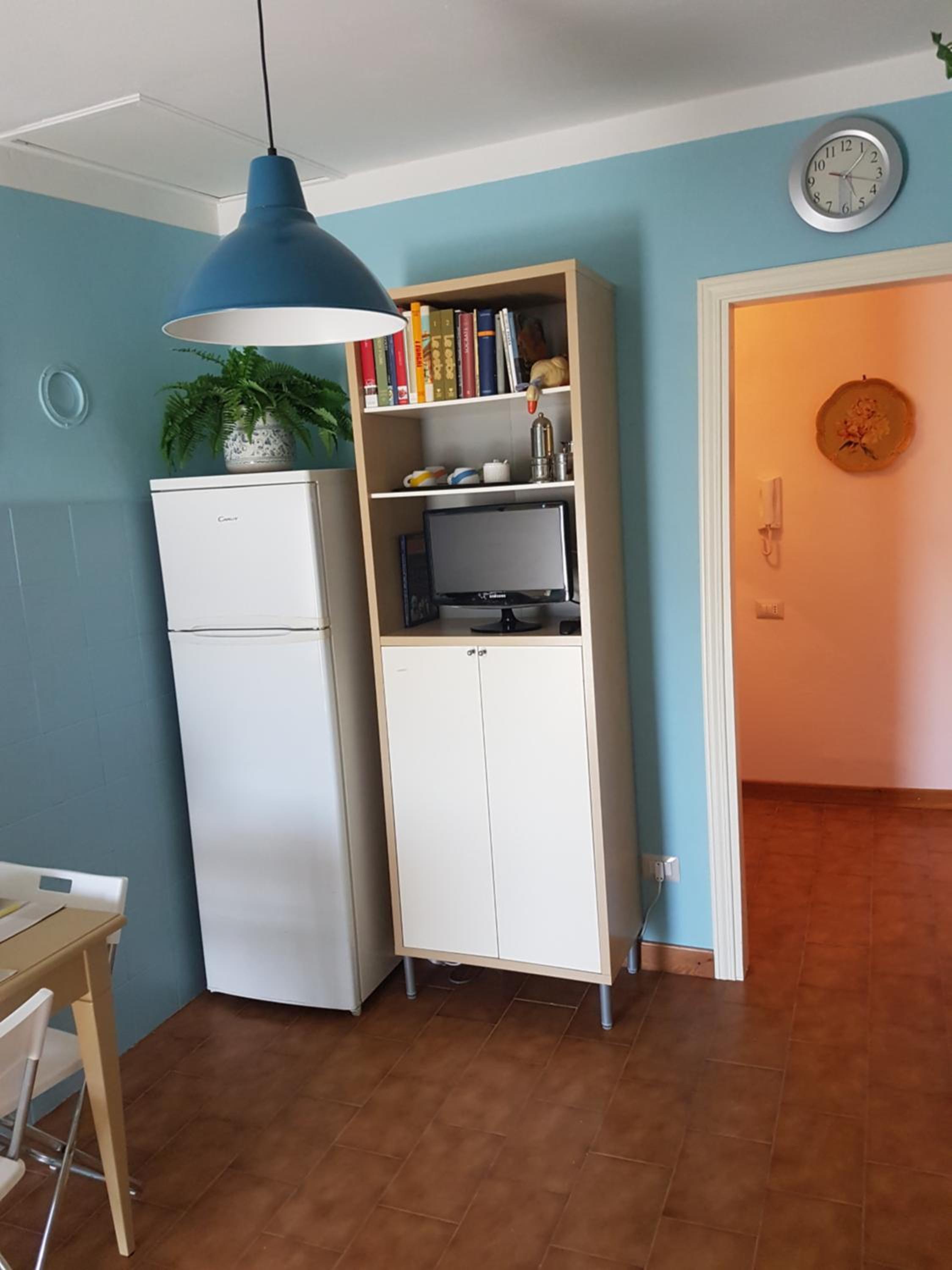 Two-Bedroom House - Photo 17