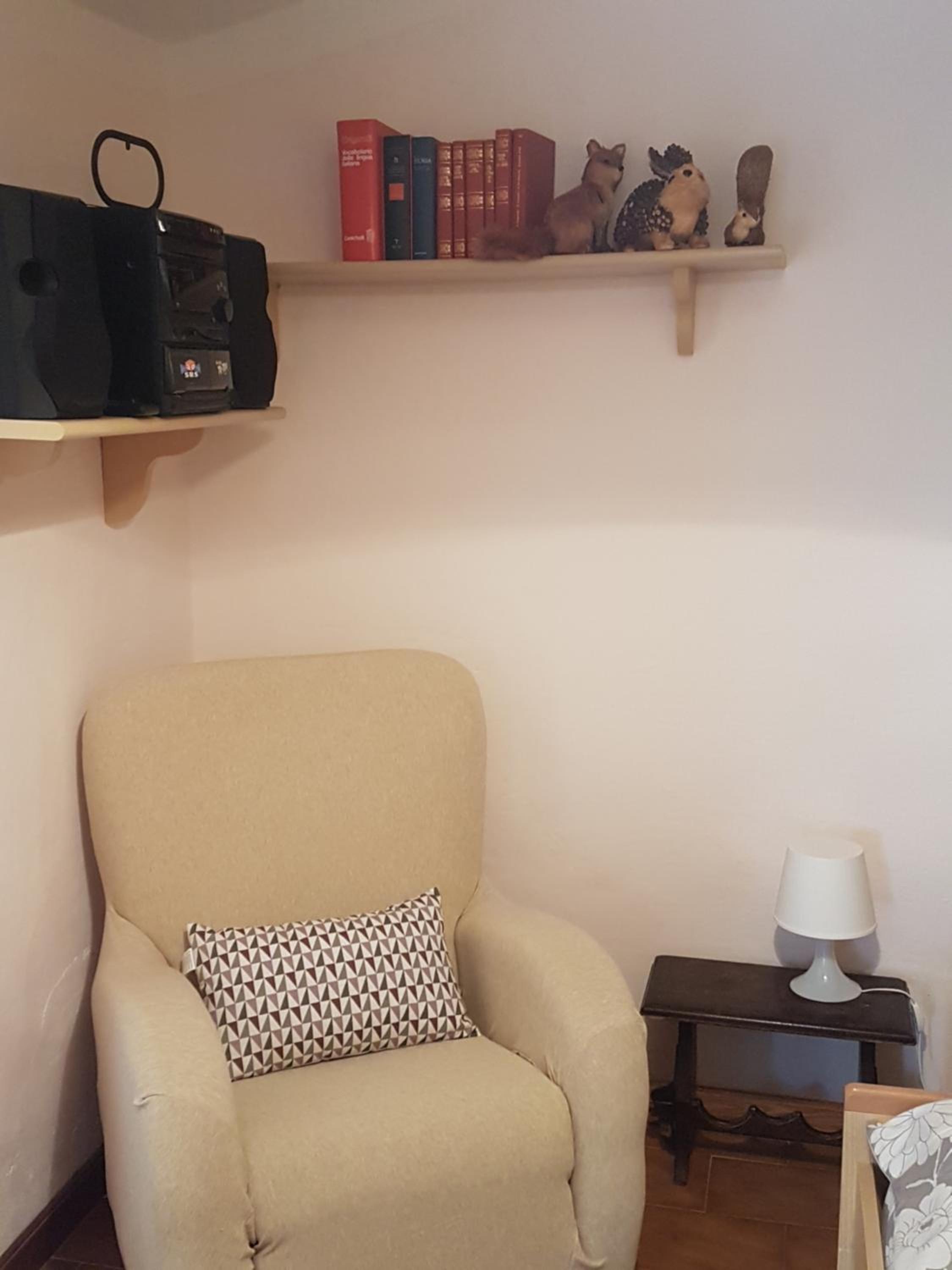 Two-Bedroom House - Photo 9