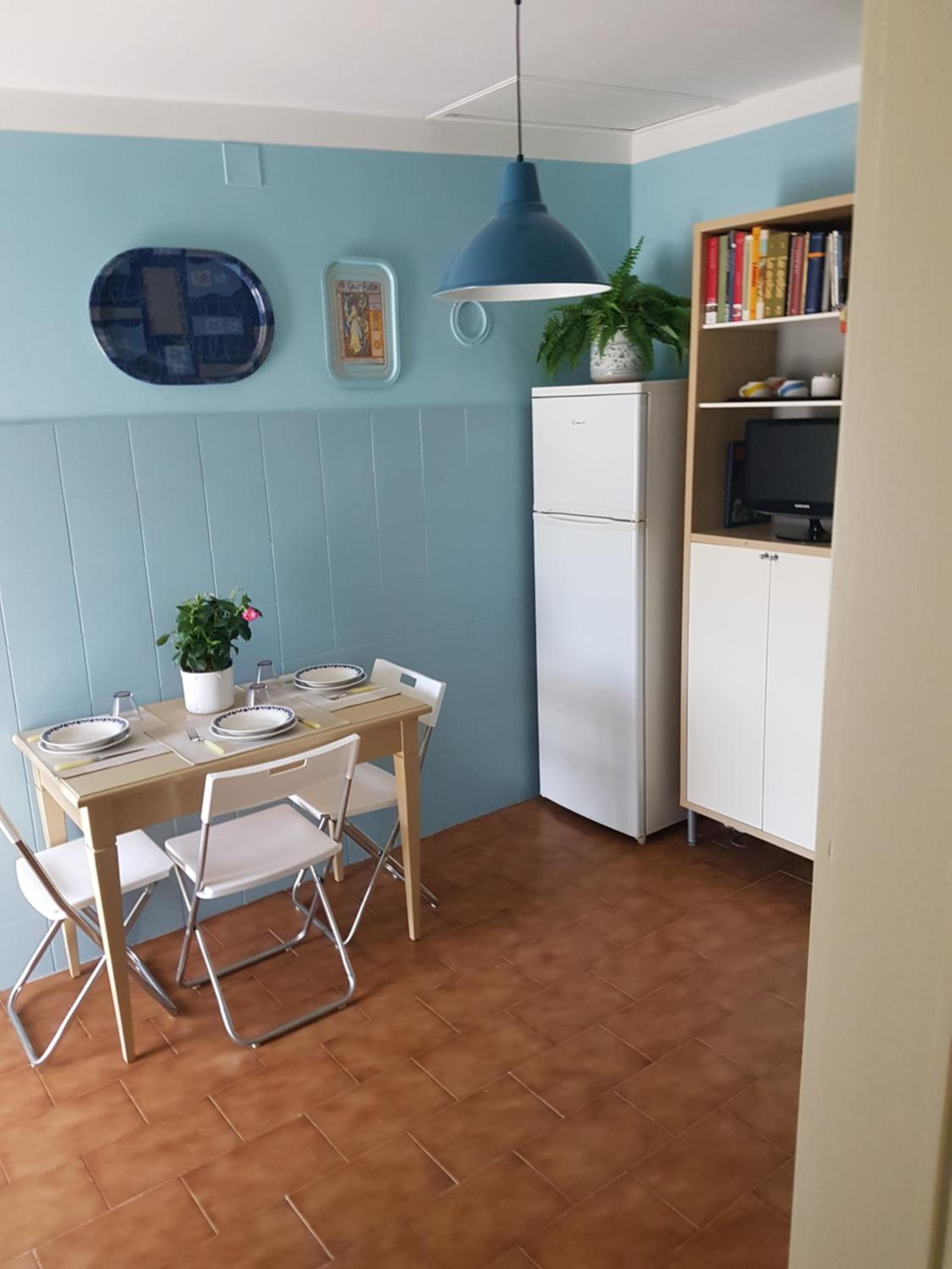 Two-Bedroom House - Photo 8
