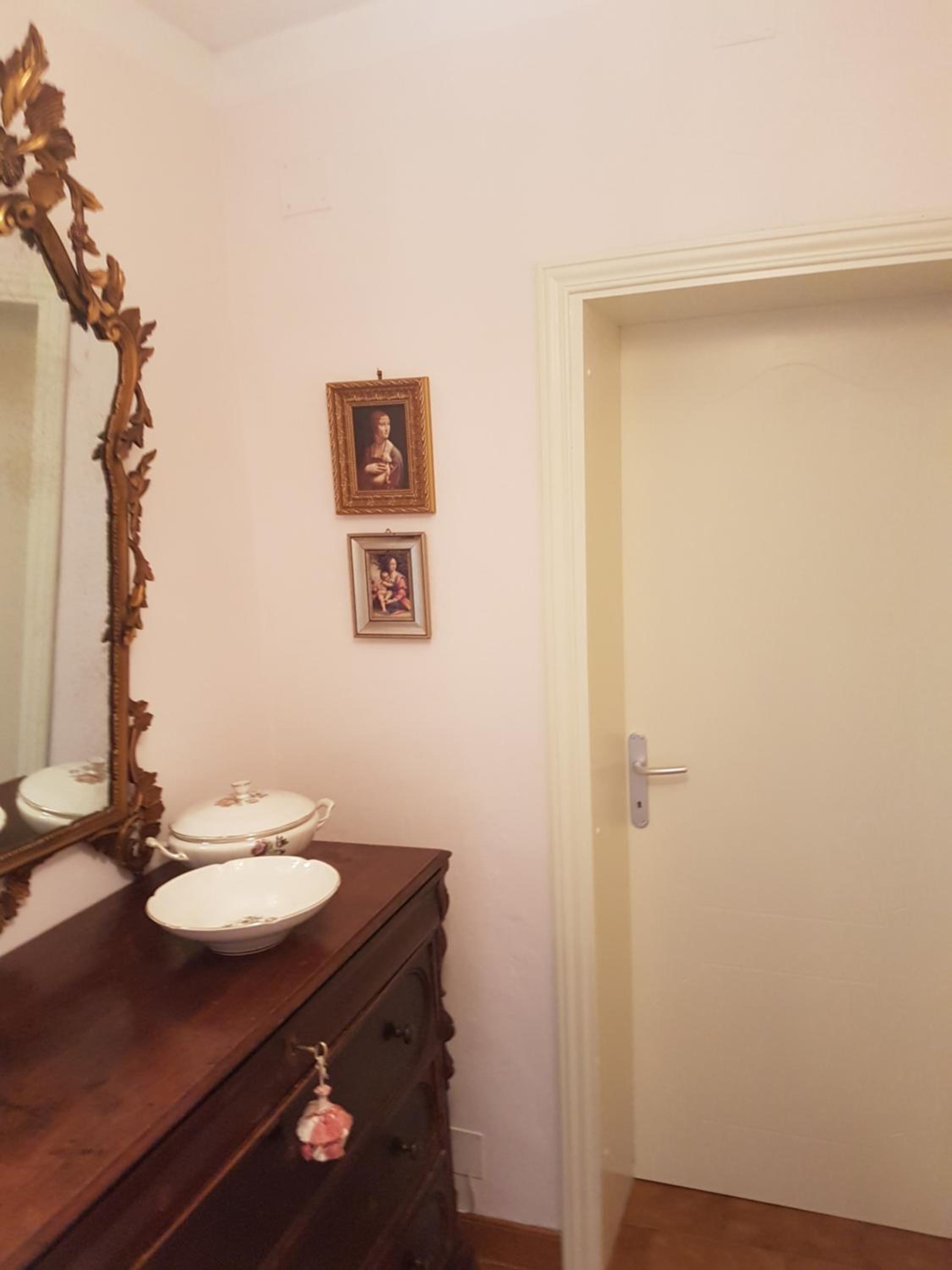 Two-Bedroom House - Photo 31