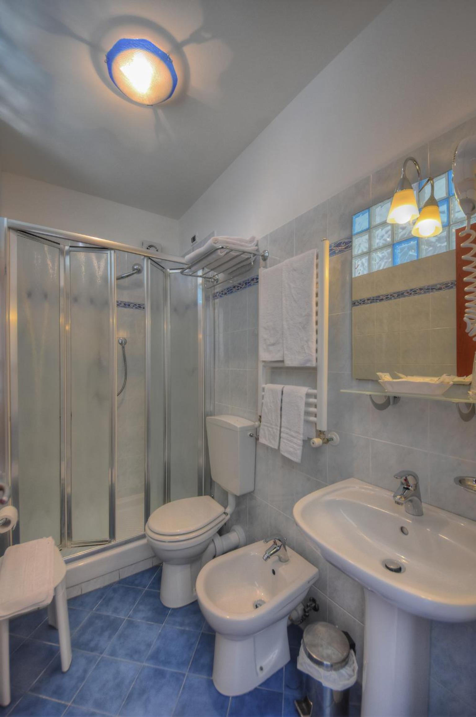 Deluxe Double Room with Sea View photo 3