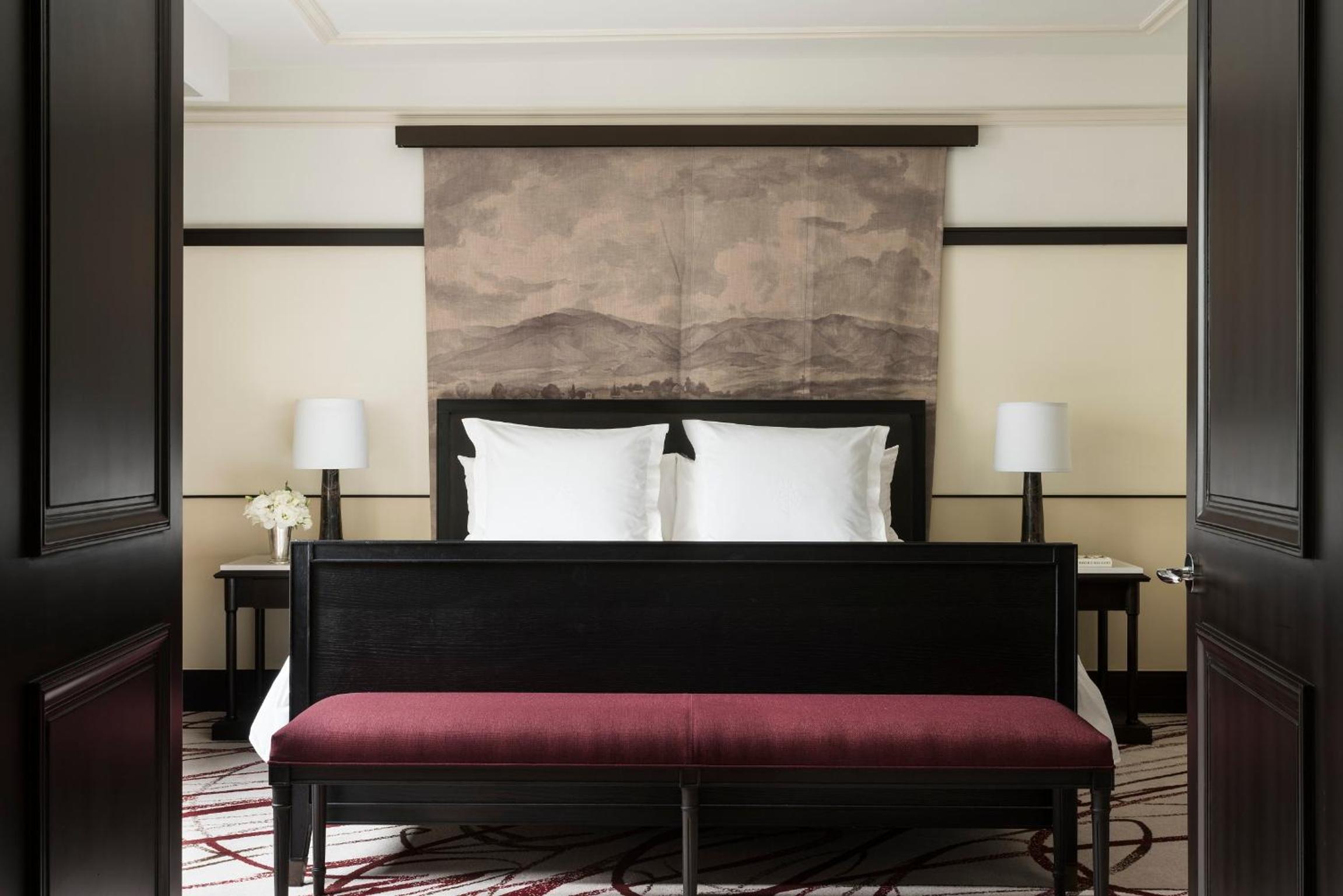  Executive Suite - Courtyard View   photo 1