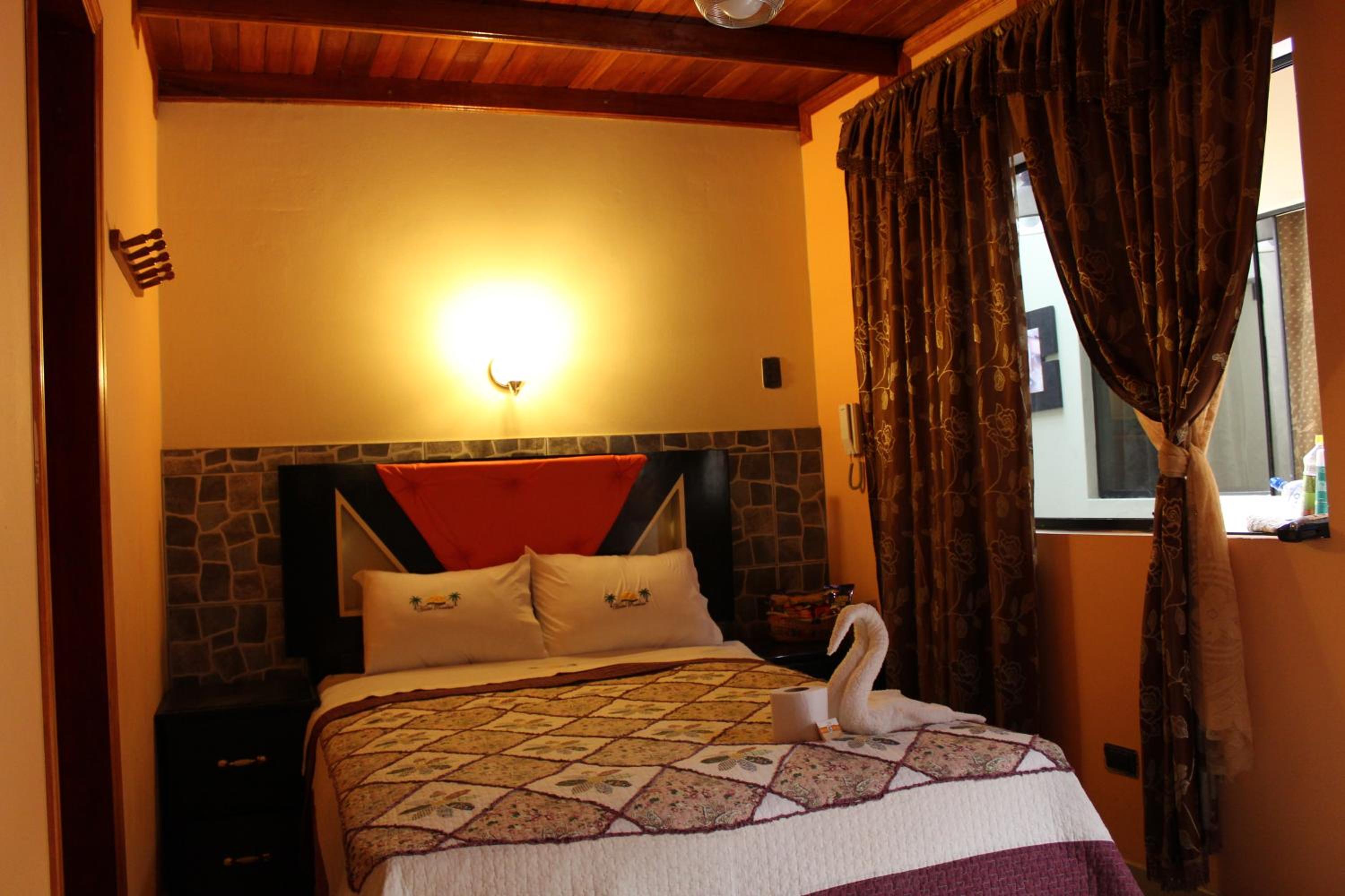 Queen Room photo 3