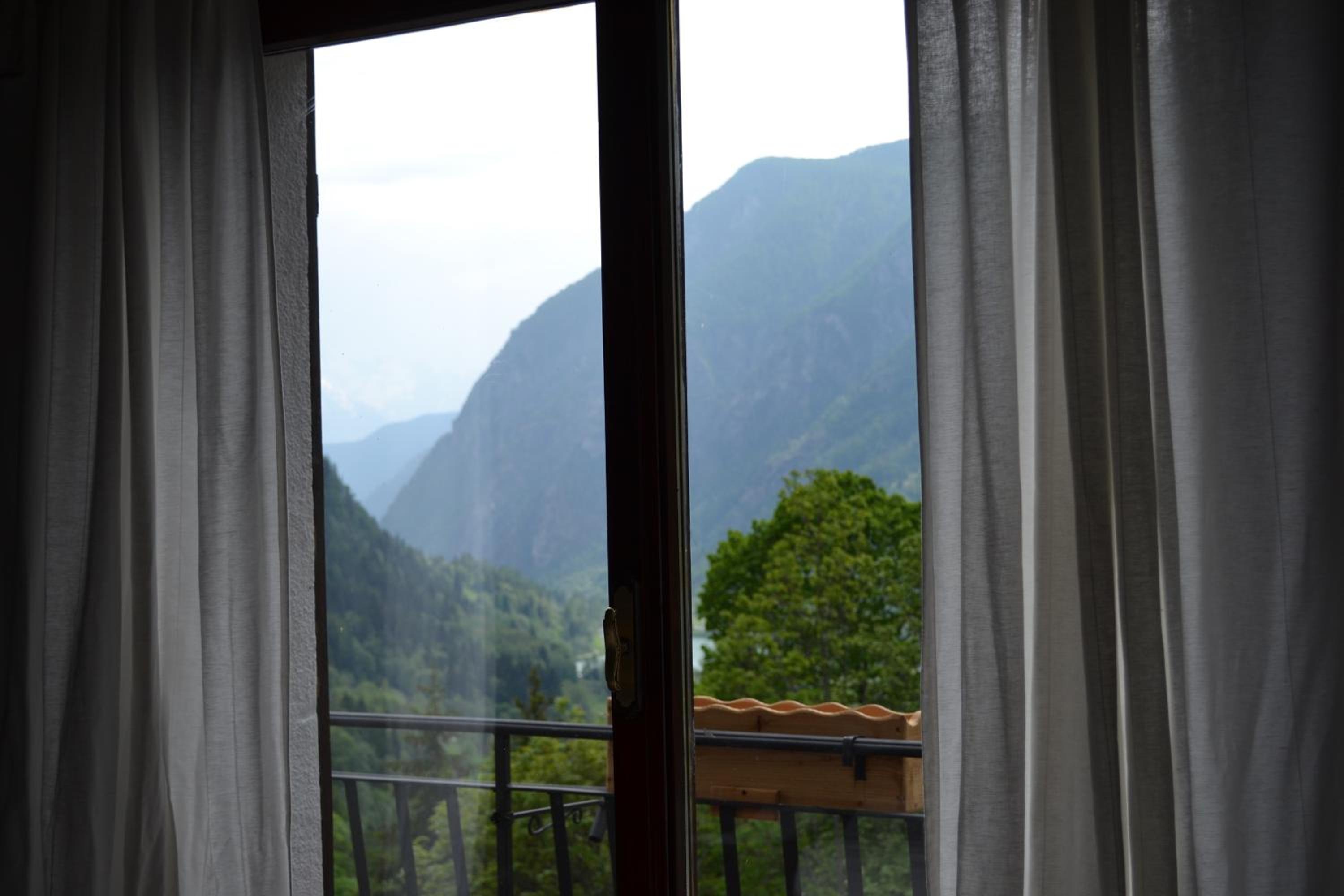 Double Room with Balcony - Photo 4