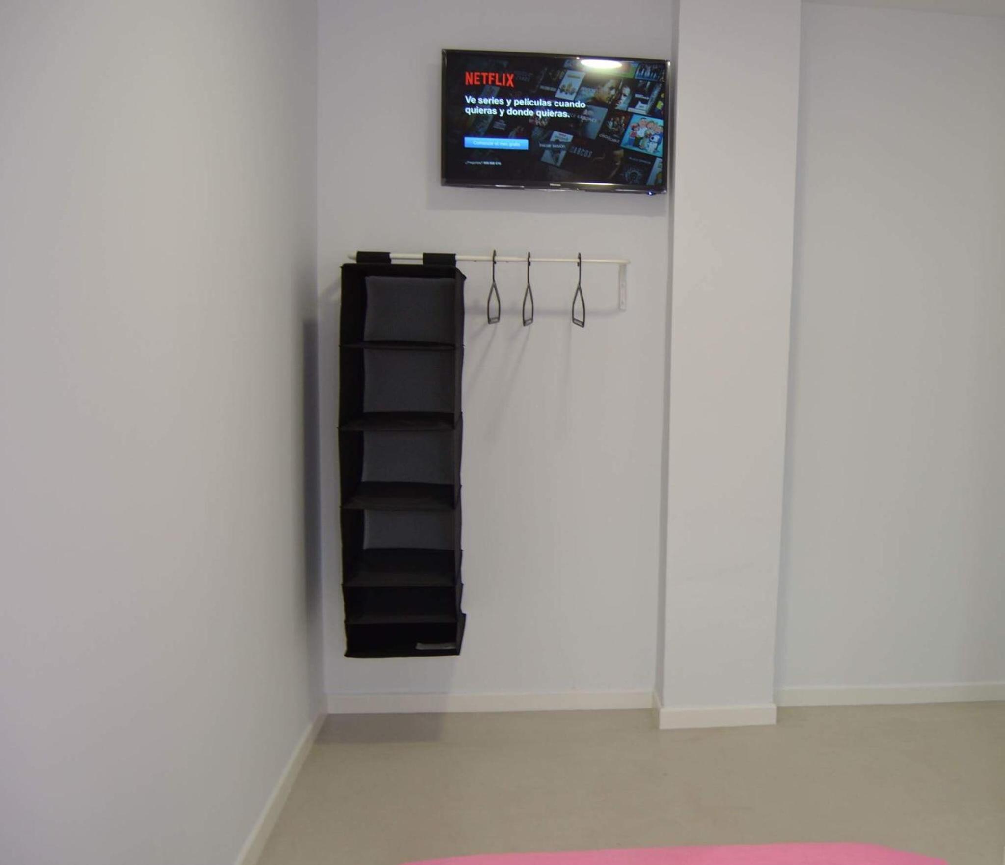 Single Room with Private Bathroom photo 3