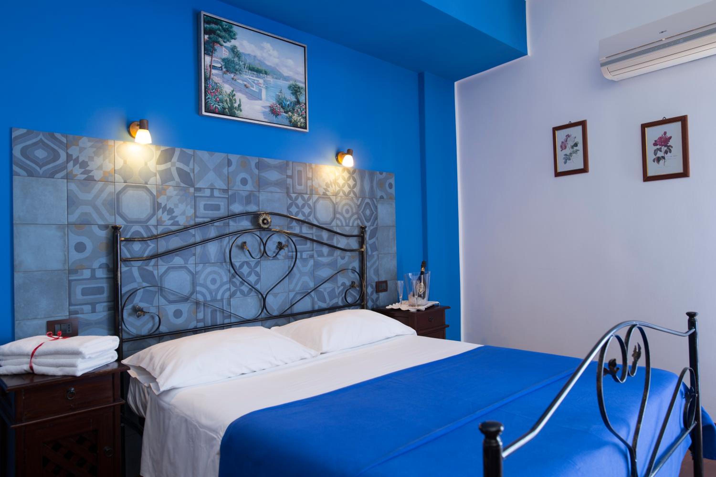 Superior Double Room - Non-Smoking - Photo 2
