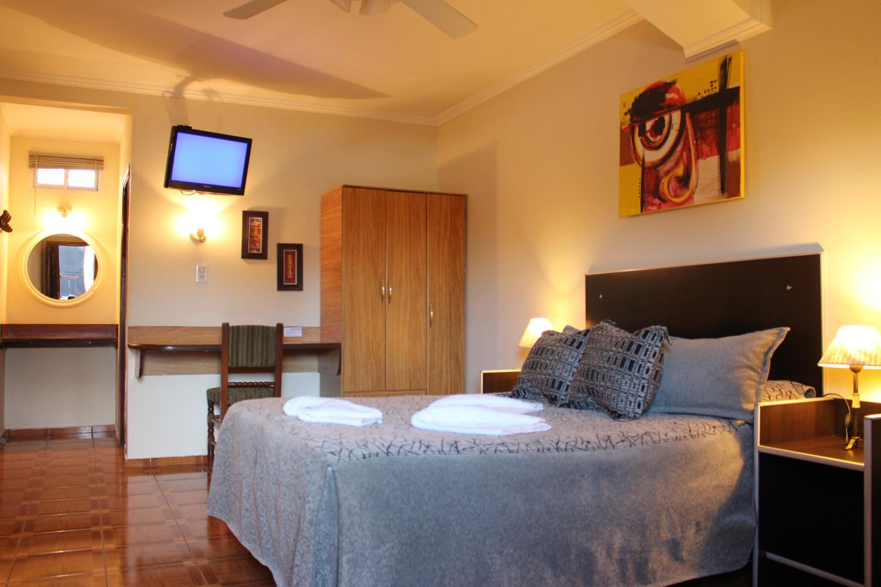 Double or Twin Room photo 2