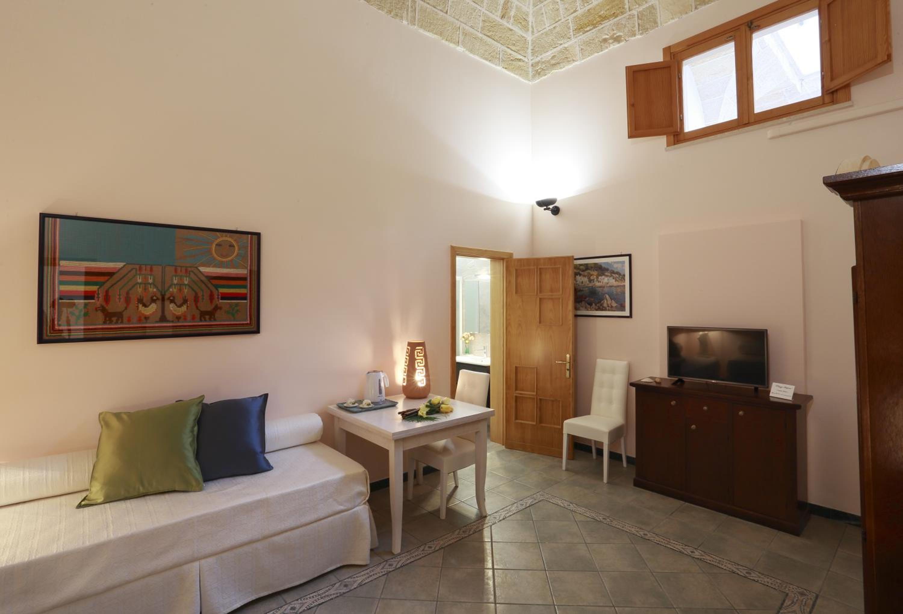 Double or Twin Room with Private Bathroom