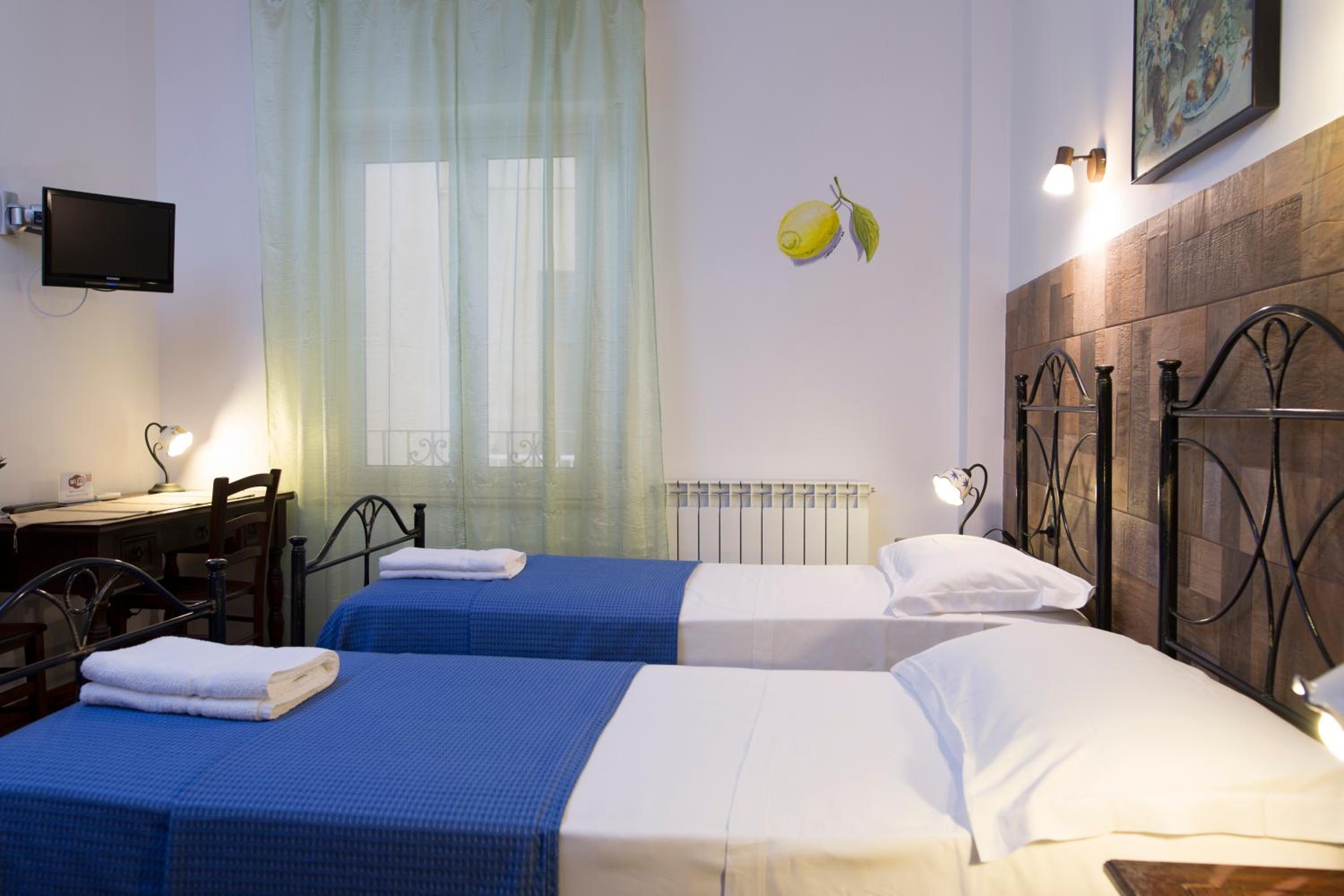 Double or Twin Room - Photo 4