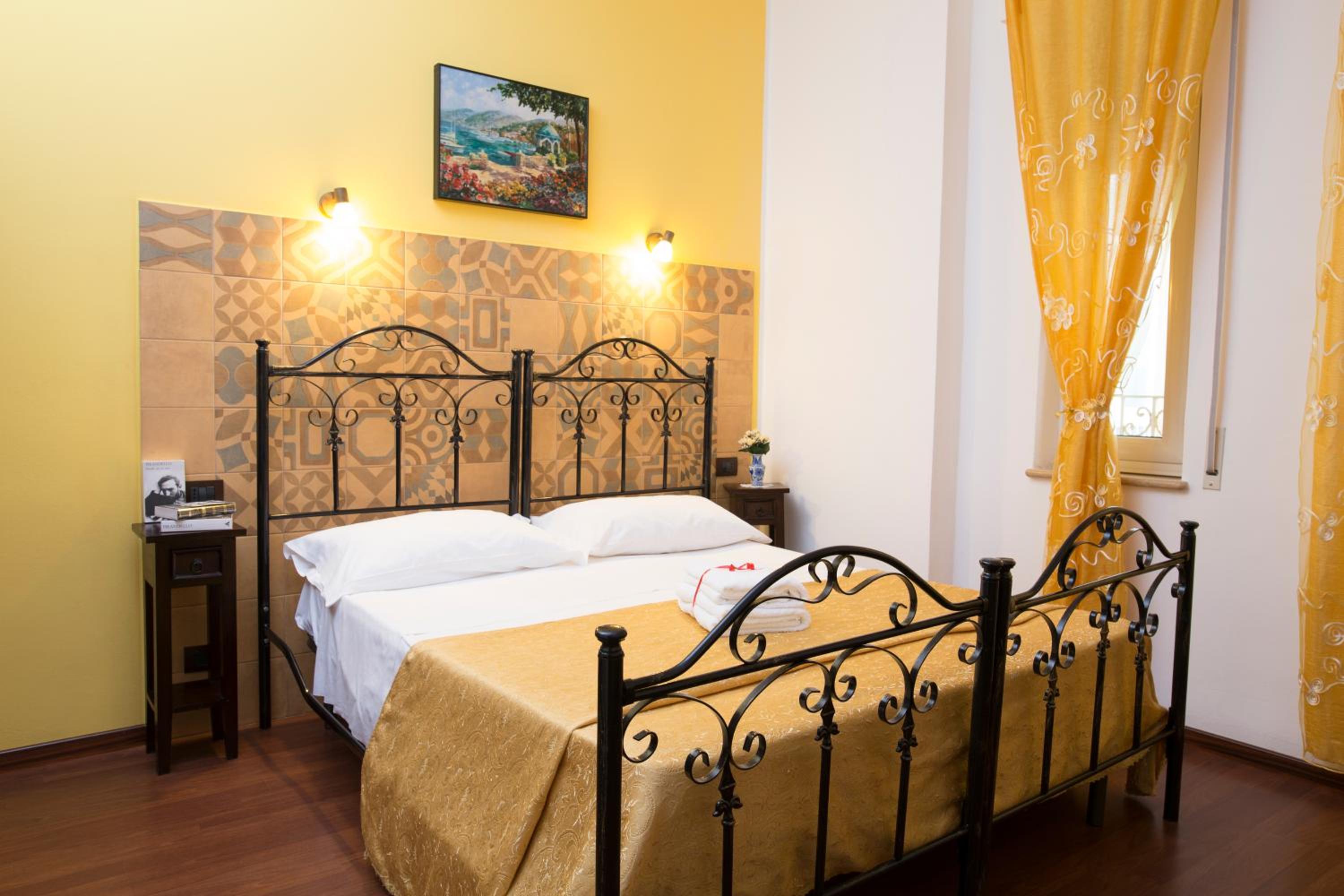 Double Room - Photo 4