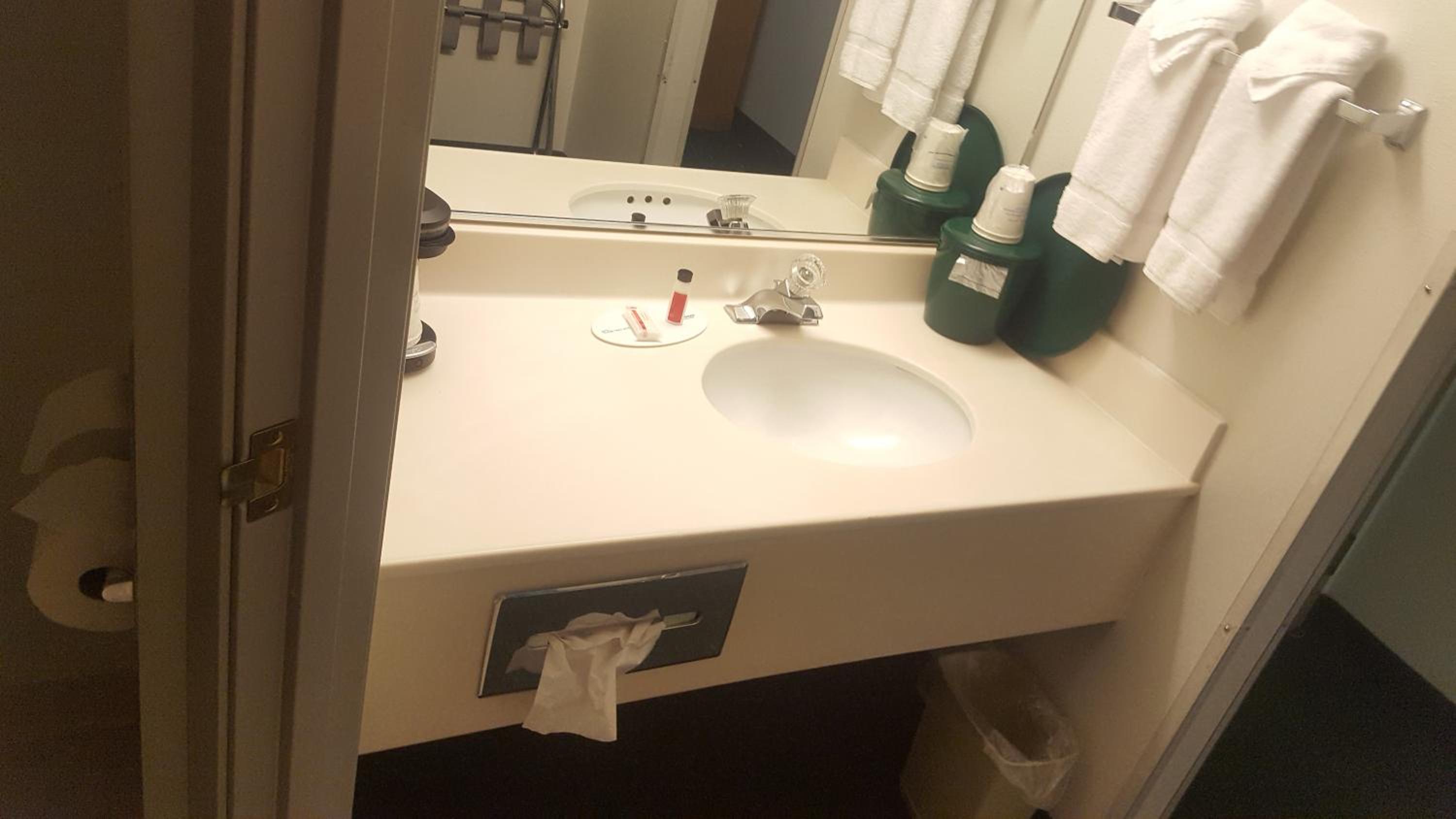 Deluxe Queen Room with Two Queen Beds - Non-Smoking