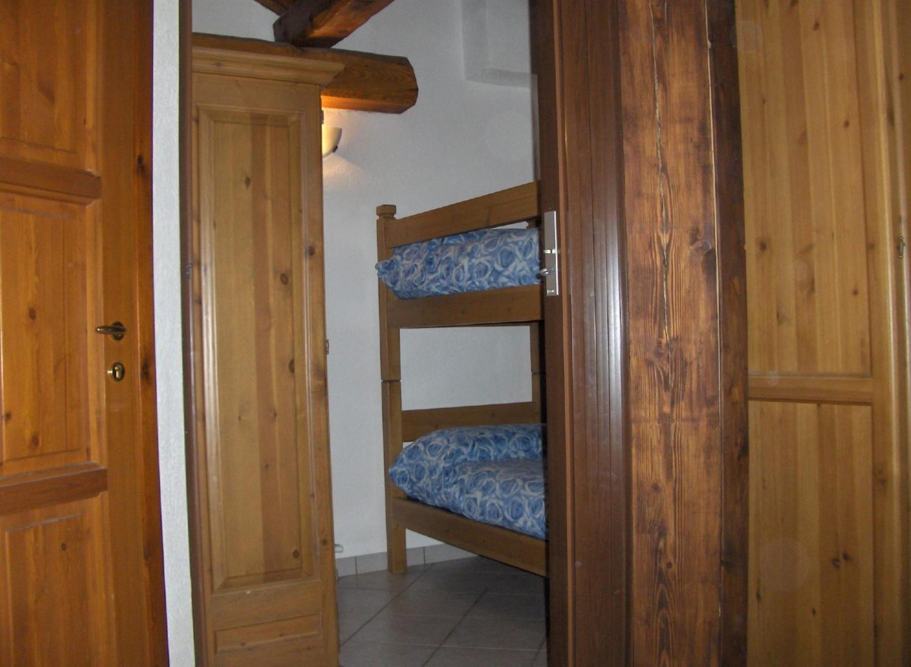One-Bedroom Apartment with Terrace (6 Adults) photo 3