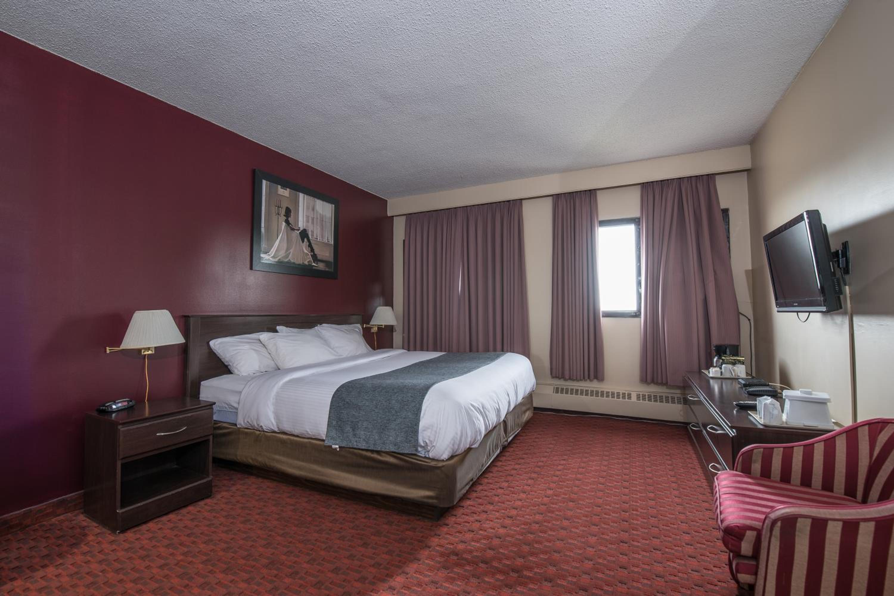 King Bed Non Smoking - Photo 4