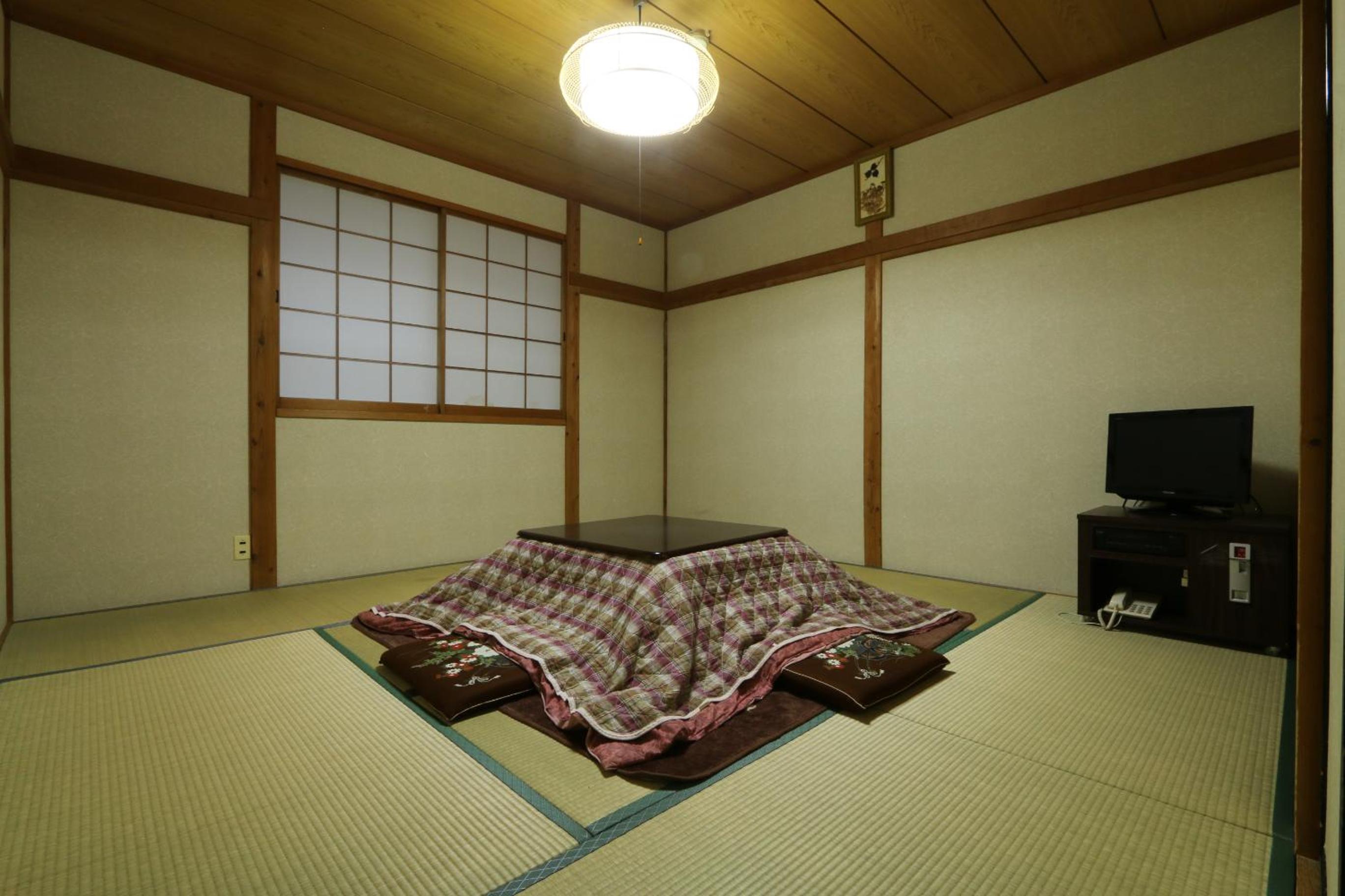 Quadruple Room with Shared Bathroom photo 2