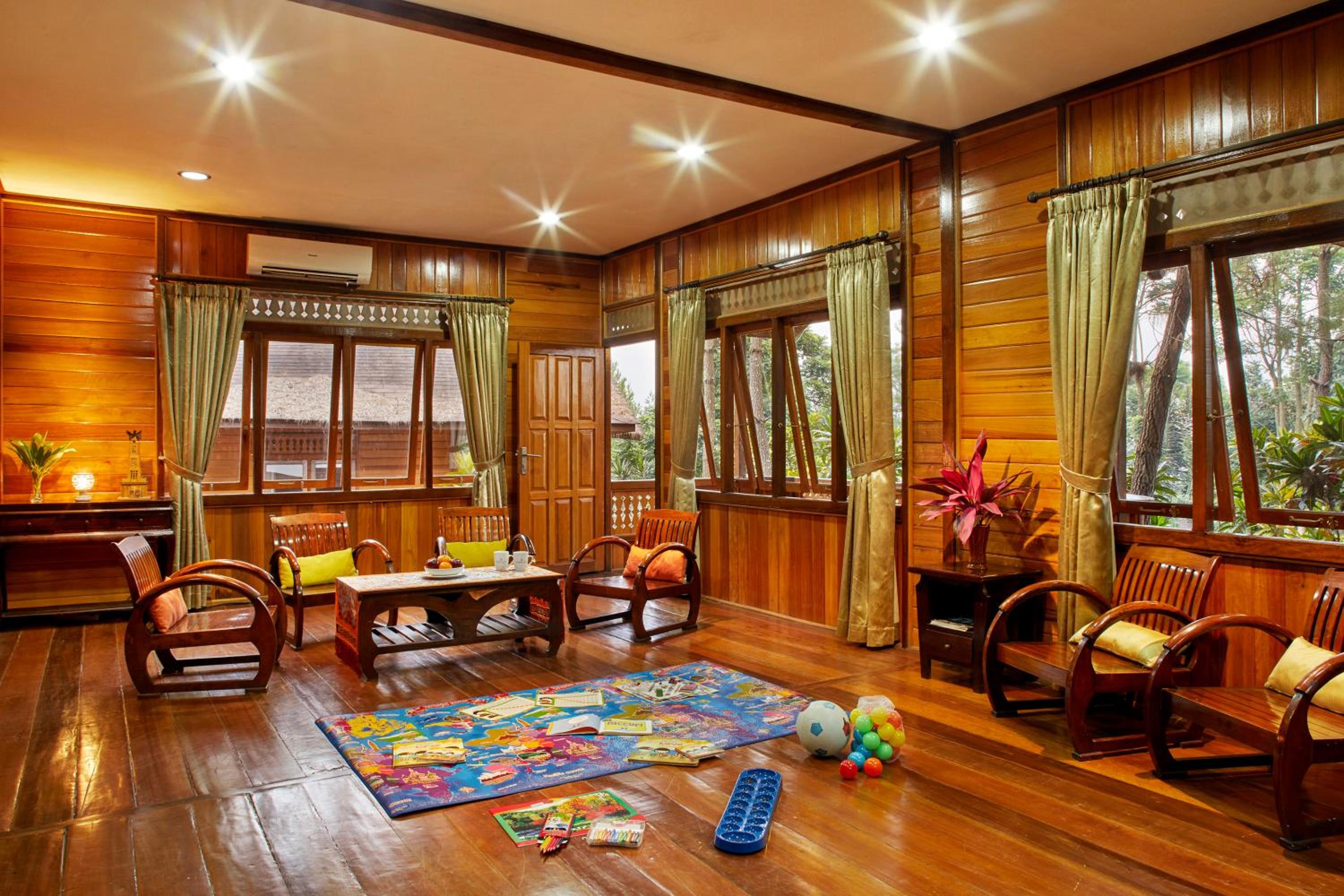 Four-Bedroom Deluxe Villa photo 2
