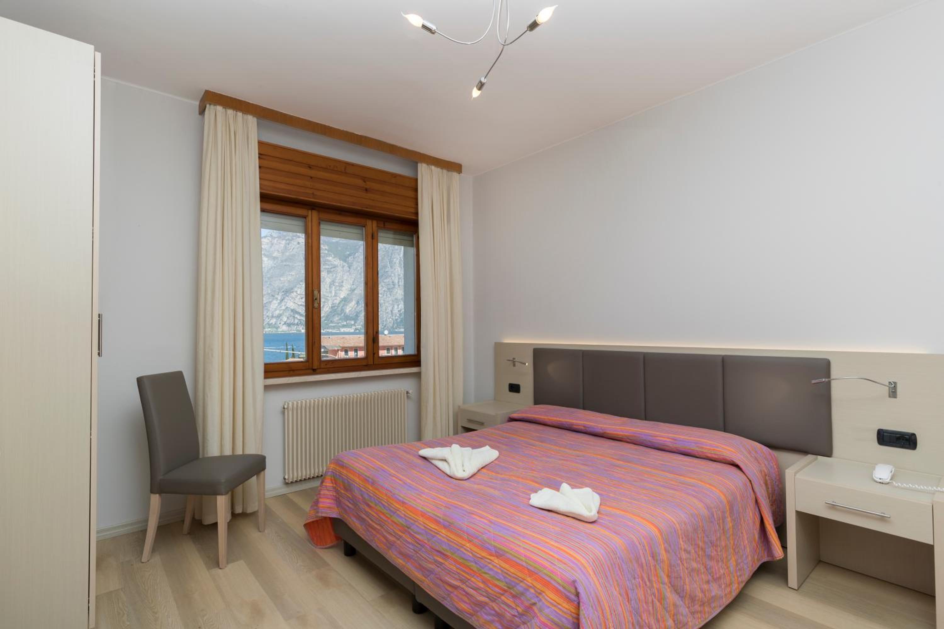 Double Room with Balcony - Photo 1