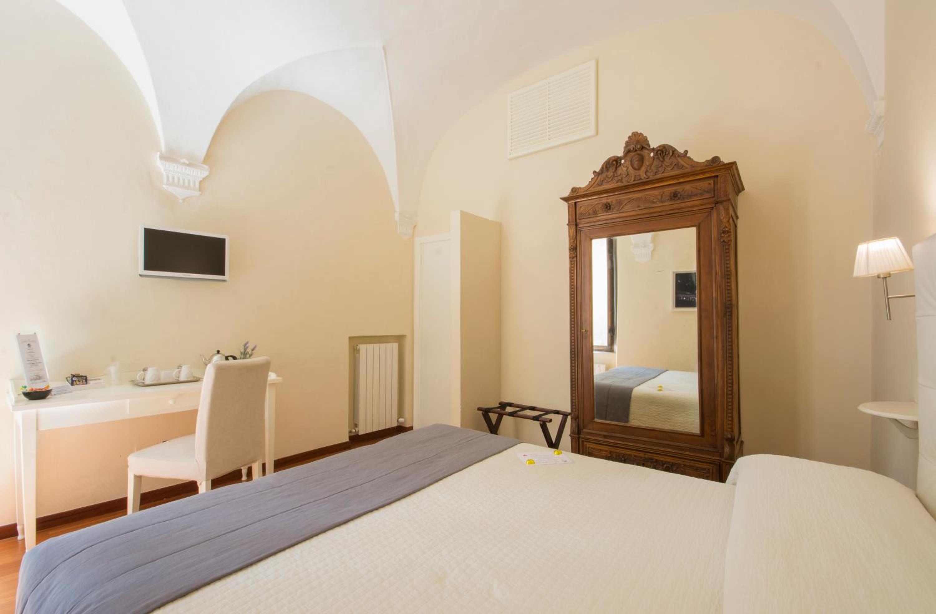 Superior Double or Twin Room - Photo 5