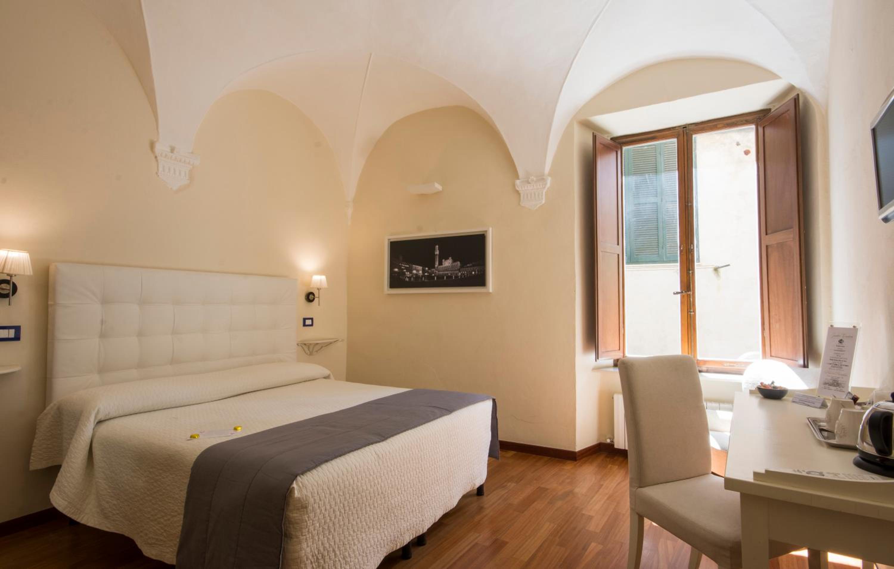 Superior Double or Twin Room - Photo 20