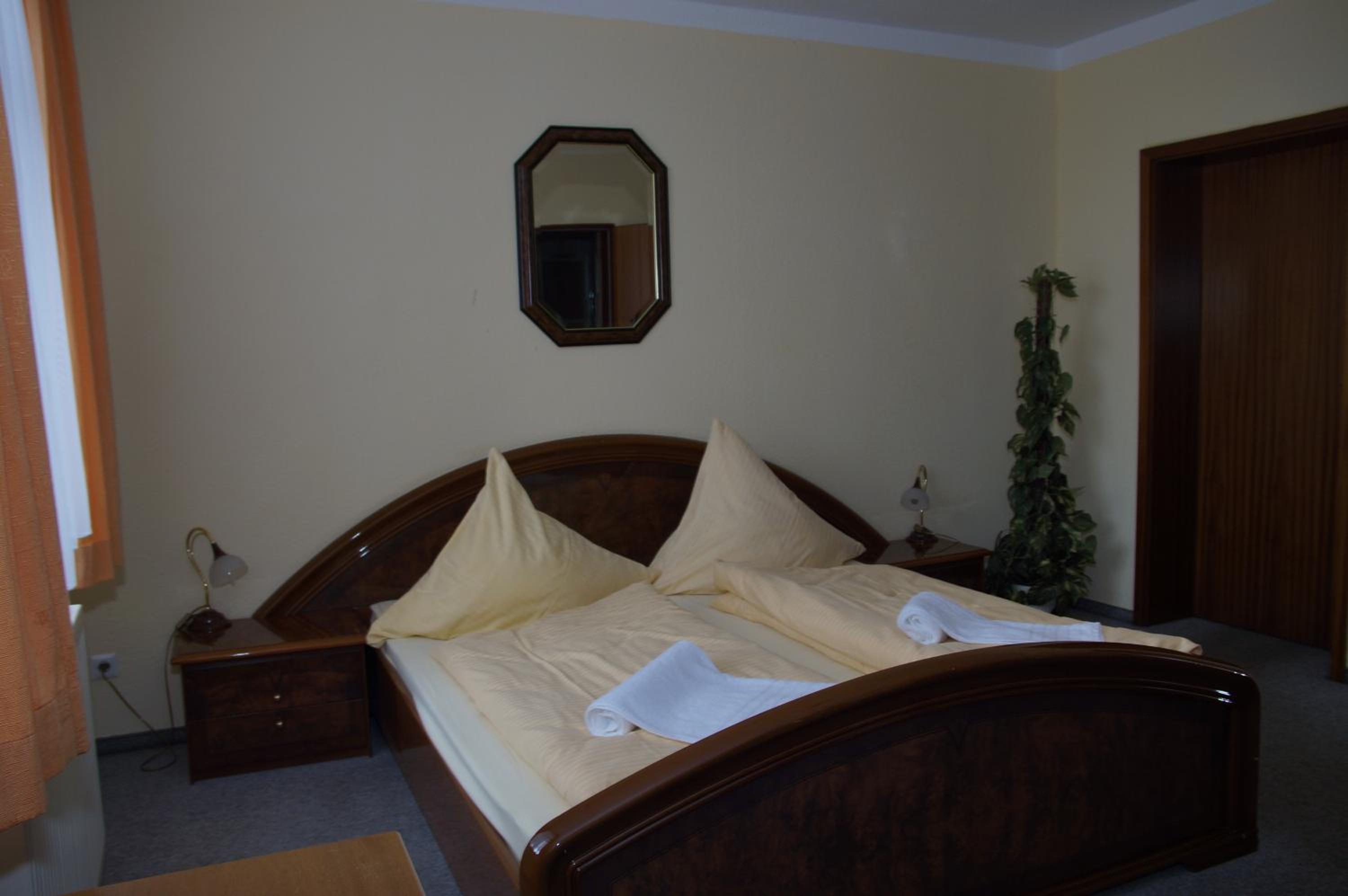 Double Room - Photo 7