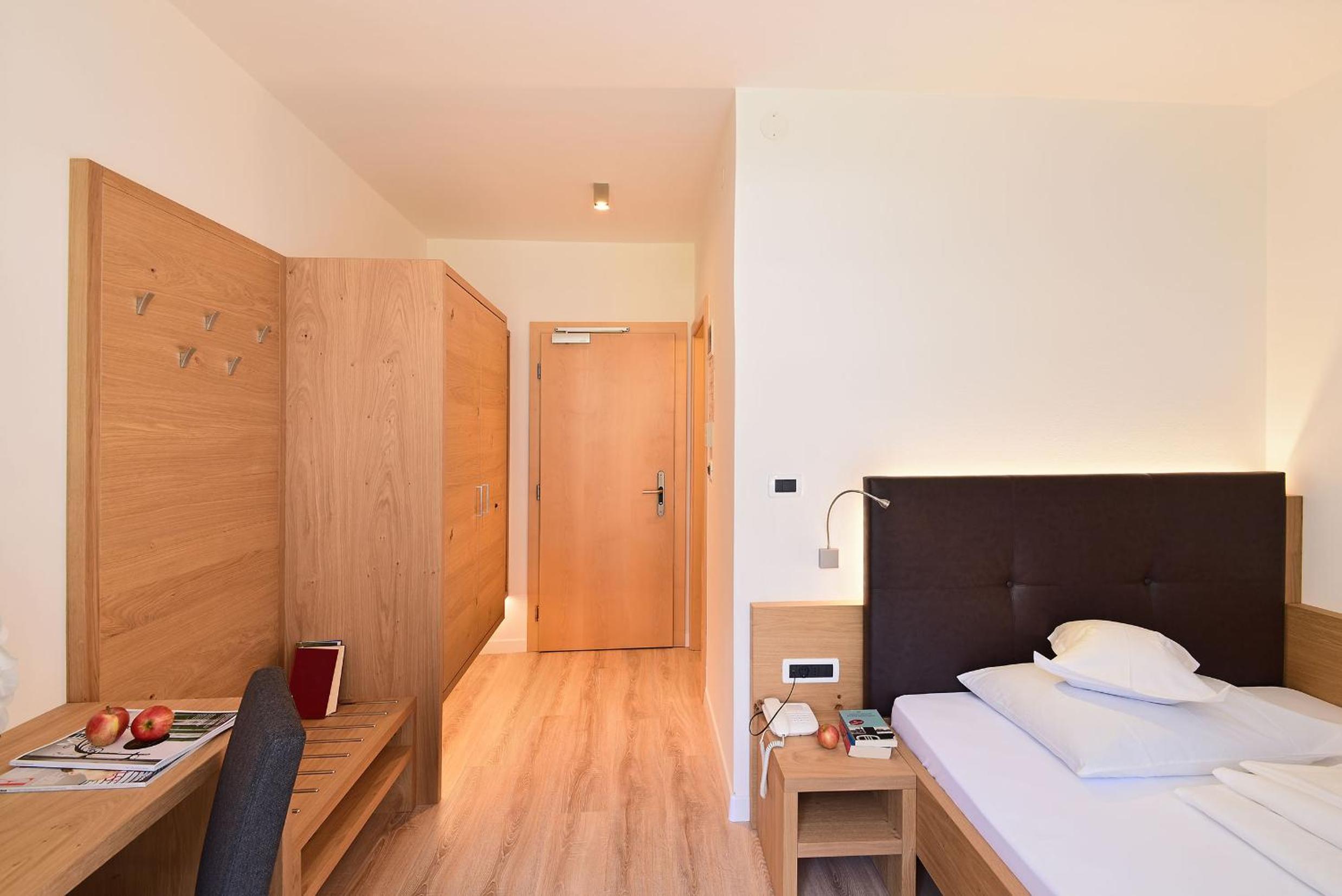 Single Room with Balcony photo 3