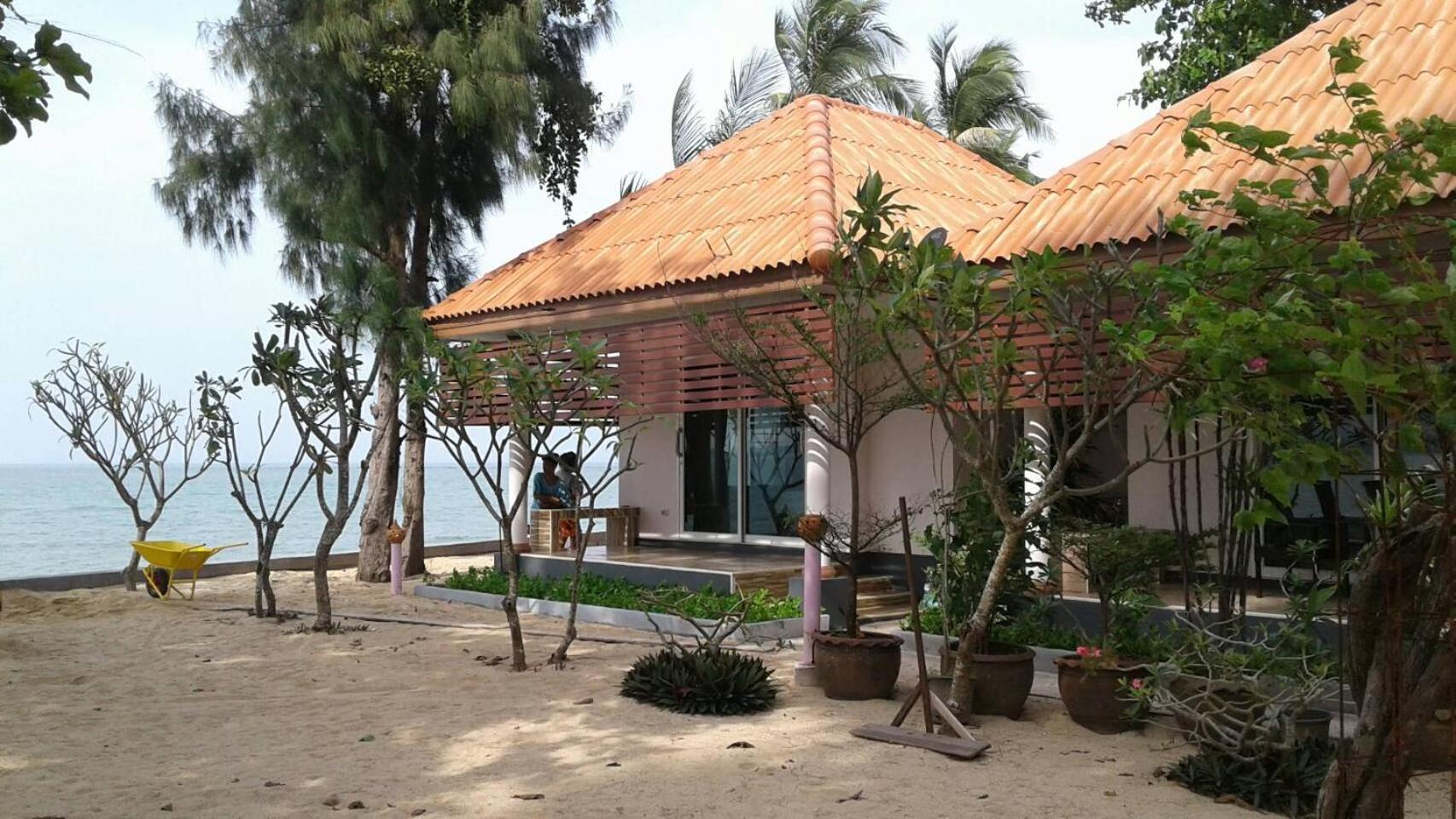 Bungalow - Beach Front photo 2