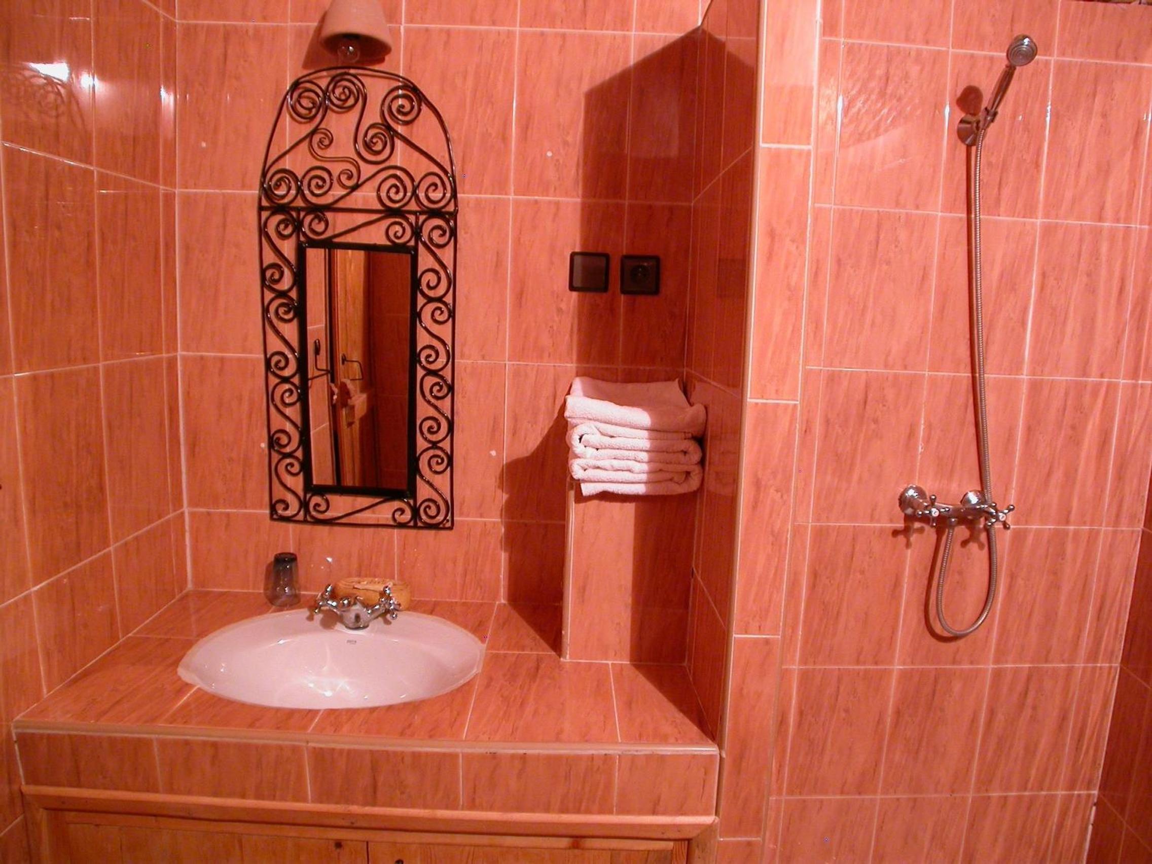 Double Room - Photo 11