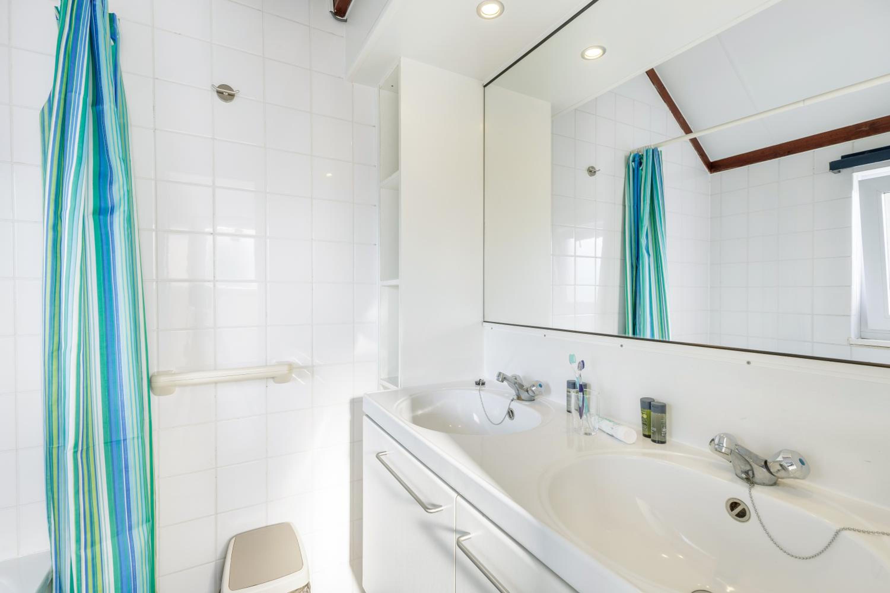 Comfort Holiday Home (4 Adults) photo 3