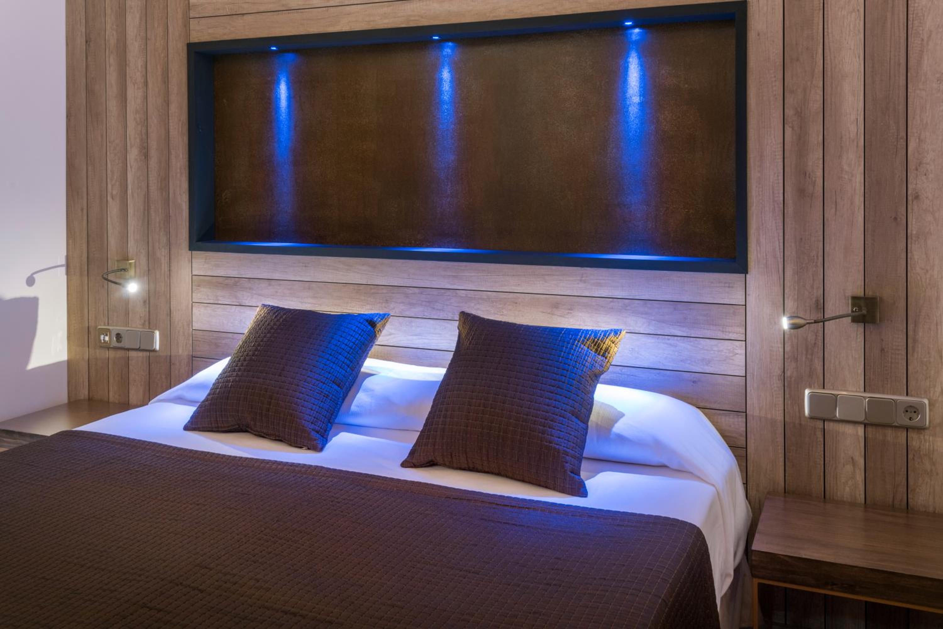 Superior Double or Twin Room photo 3