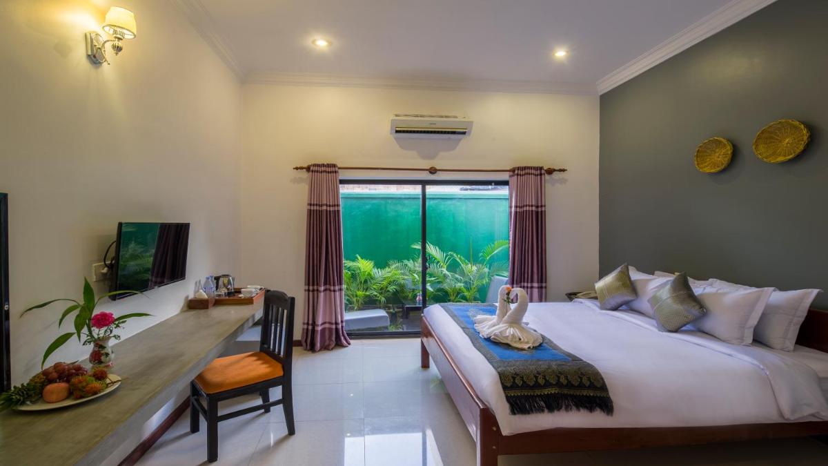 Deluxe Double or Twin Room with Balcony-Free Pickup