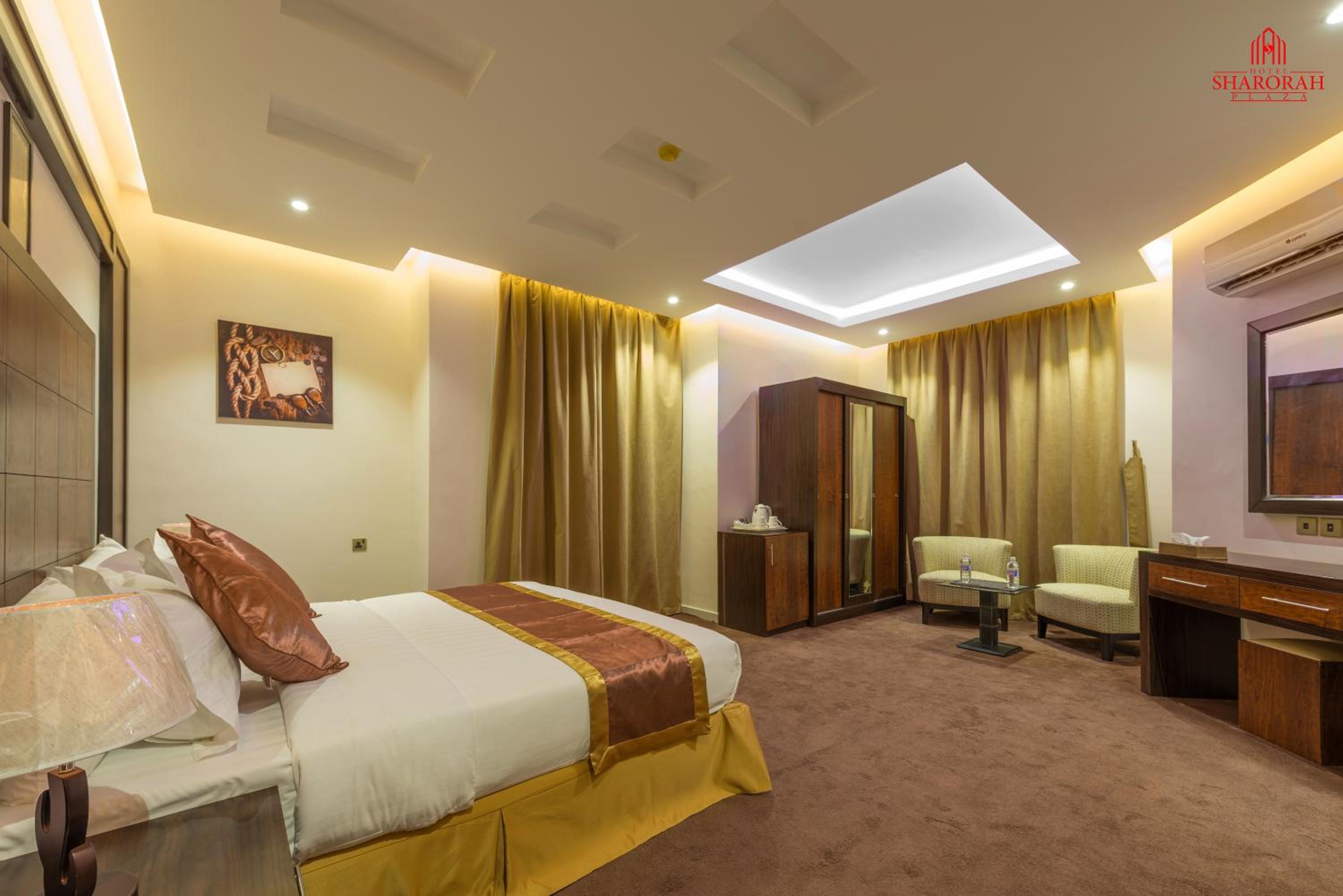 Suite with City View photo 3