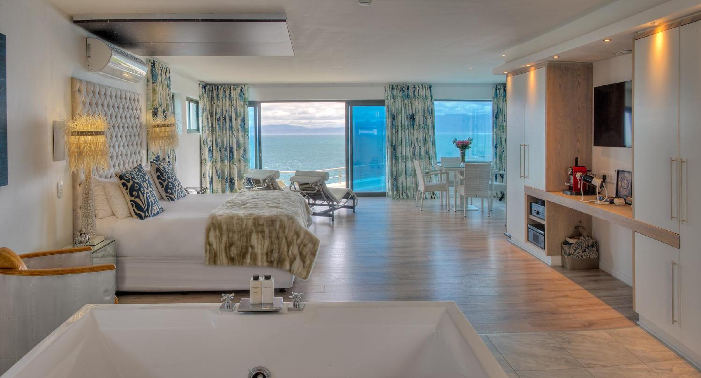 Penthouse Suite with Spa Bath - Photo 1