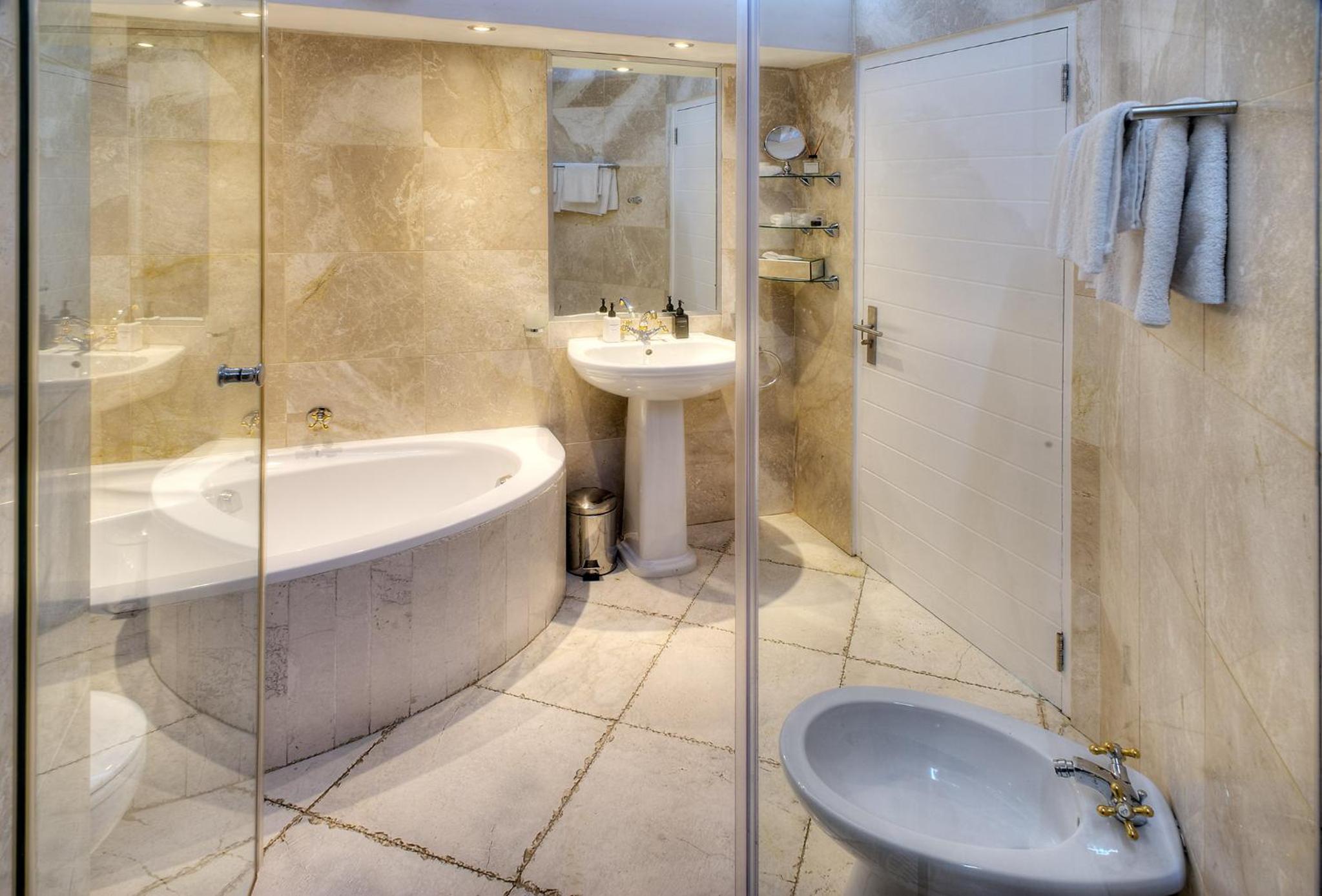 Suite with Terrace - Photo 5