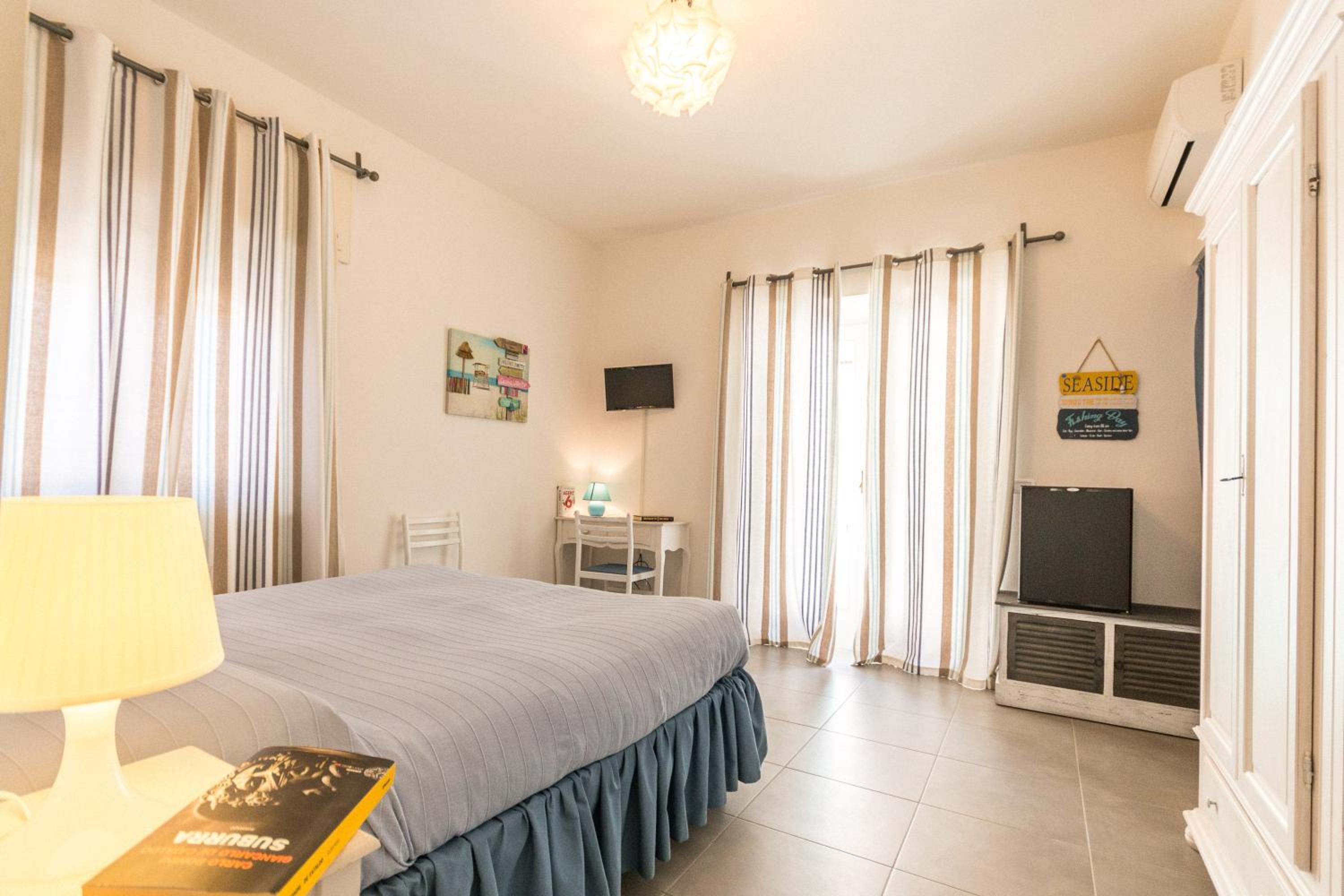 Double Room with Balcony and Sea View photo 3