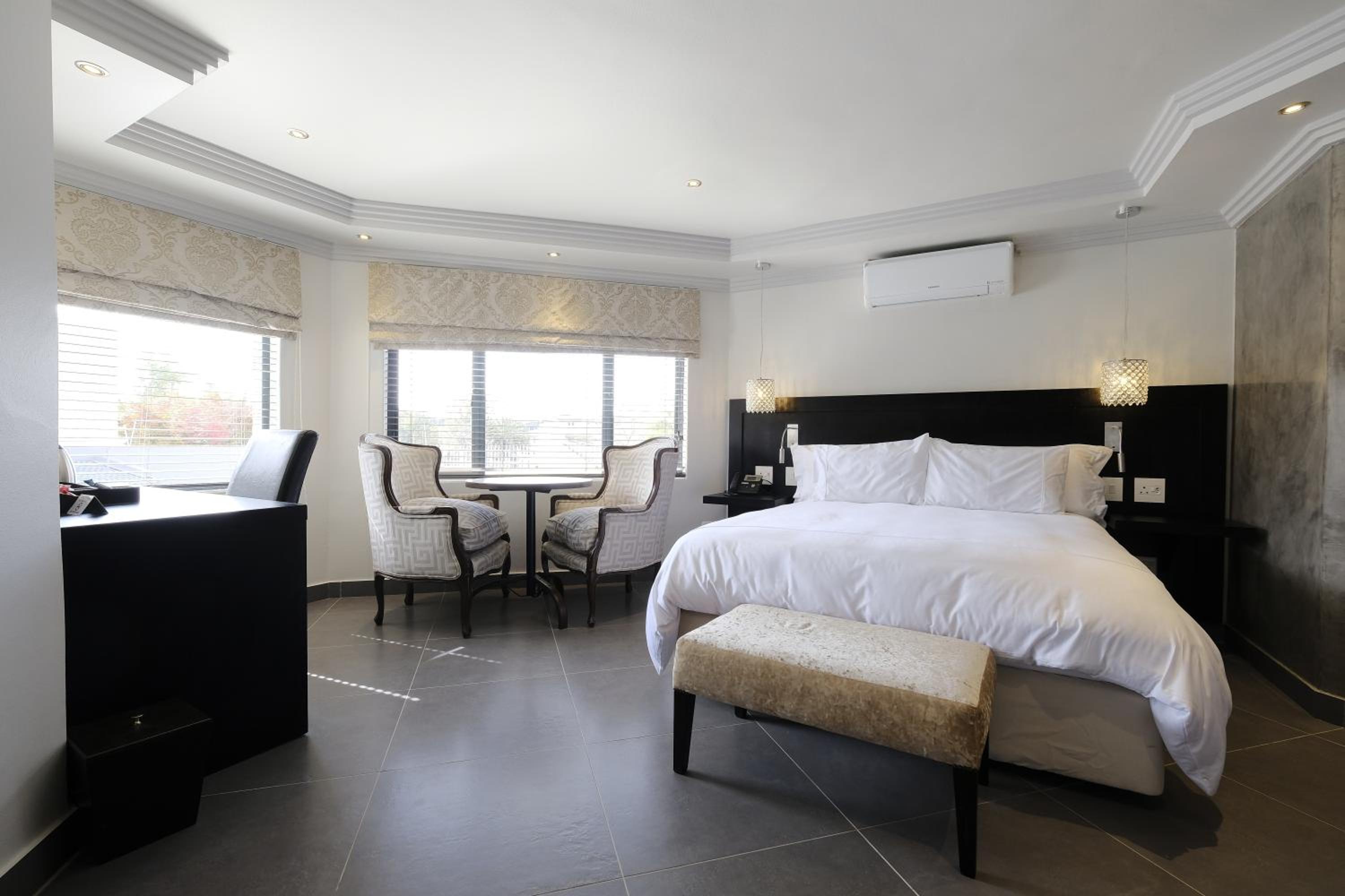 Luxury Hotel Room 3