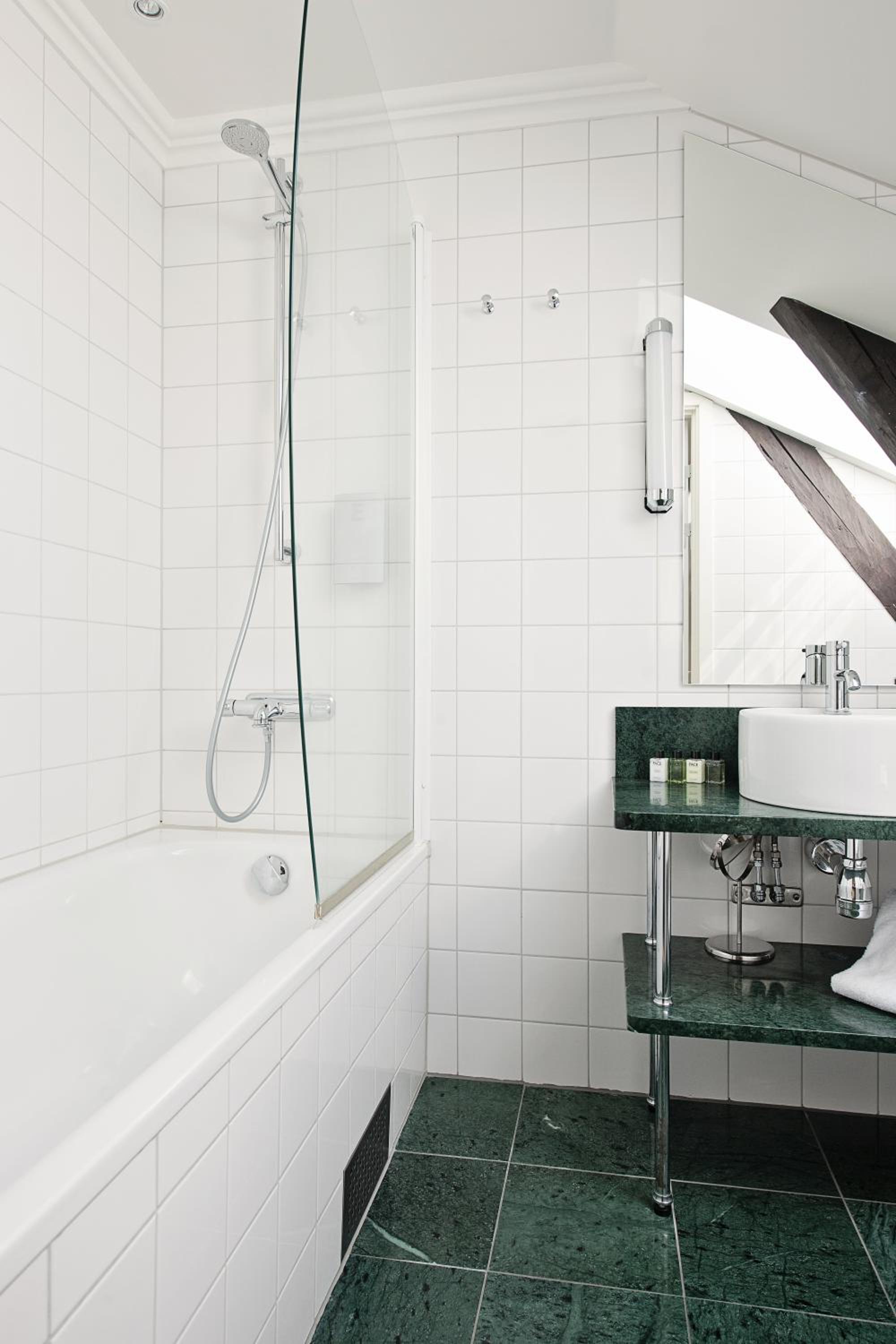 Junior Suite (2 Adults) - Photo 4