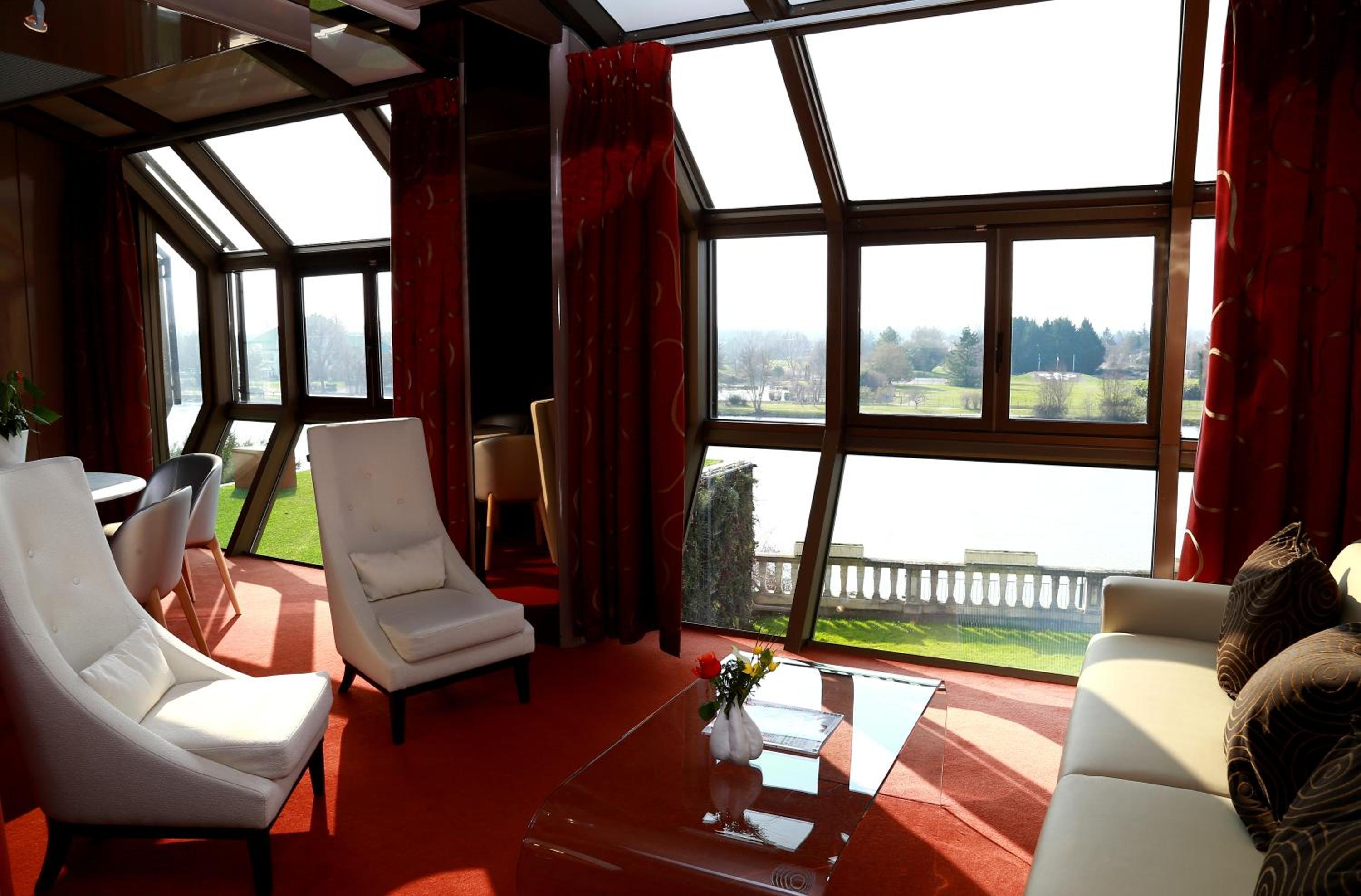 Suite***** photo