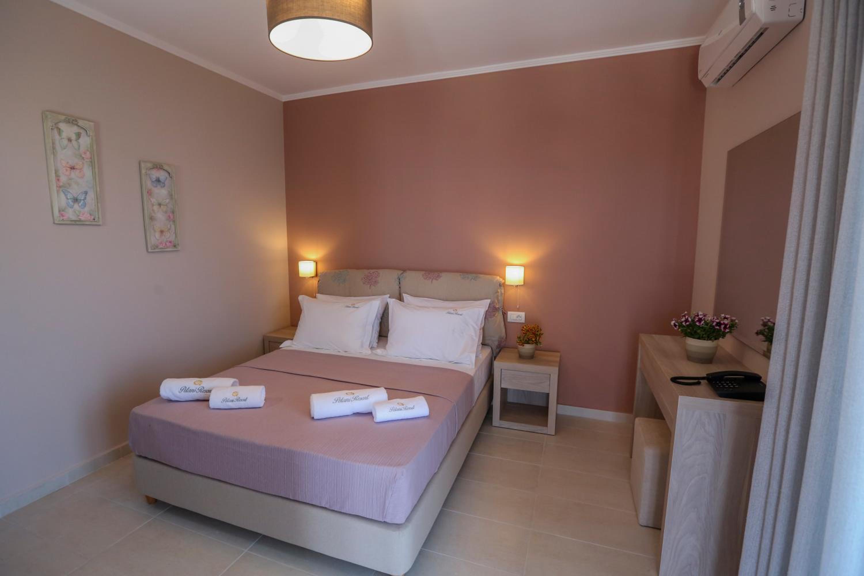 Deluxe Double Room with Sea View photo 3