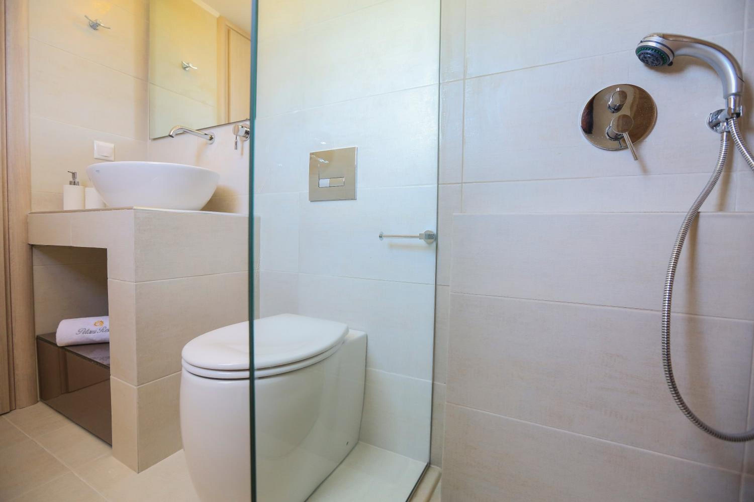 Deluxe Double Room Ground Floor with Sea View photo 2