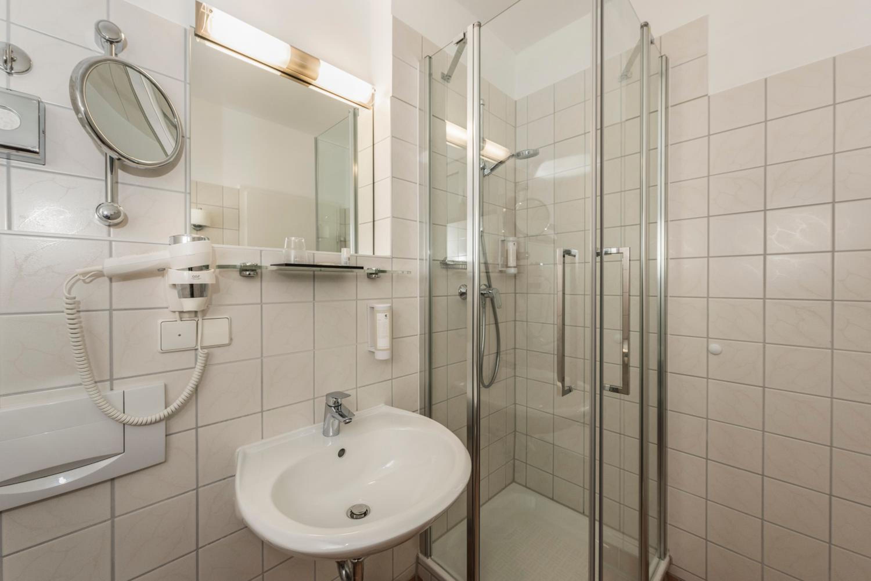 Superior Twin Room - Photo 6